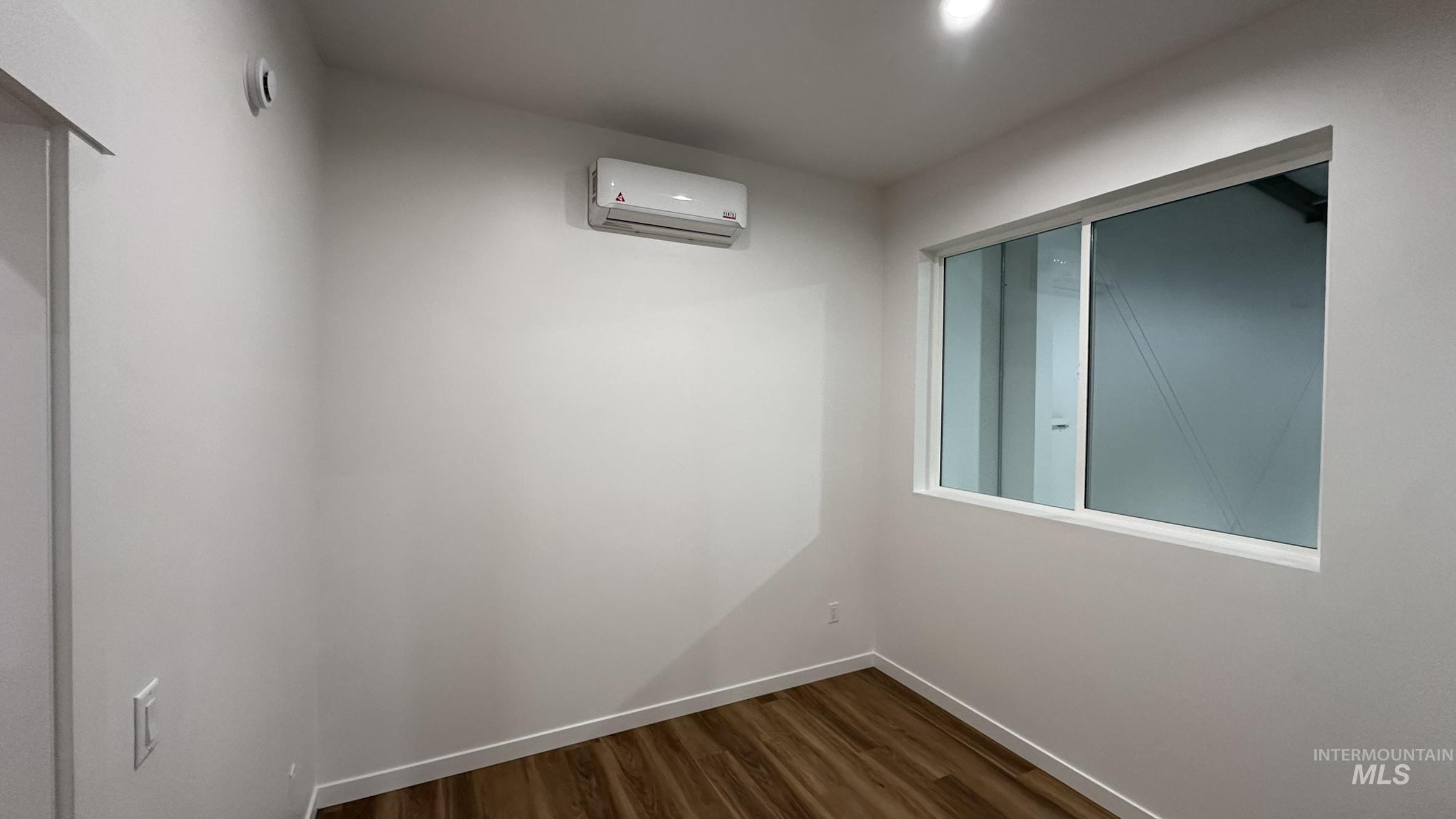 4225 Nw Aviation Way Property Photo 15
