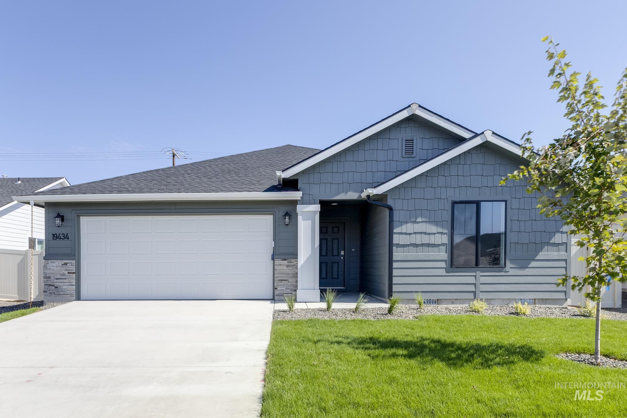 19434 Schooner Ave Property Photo 1