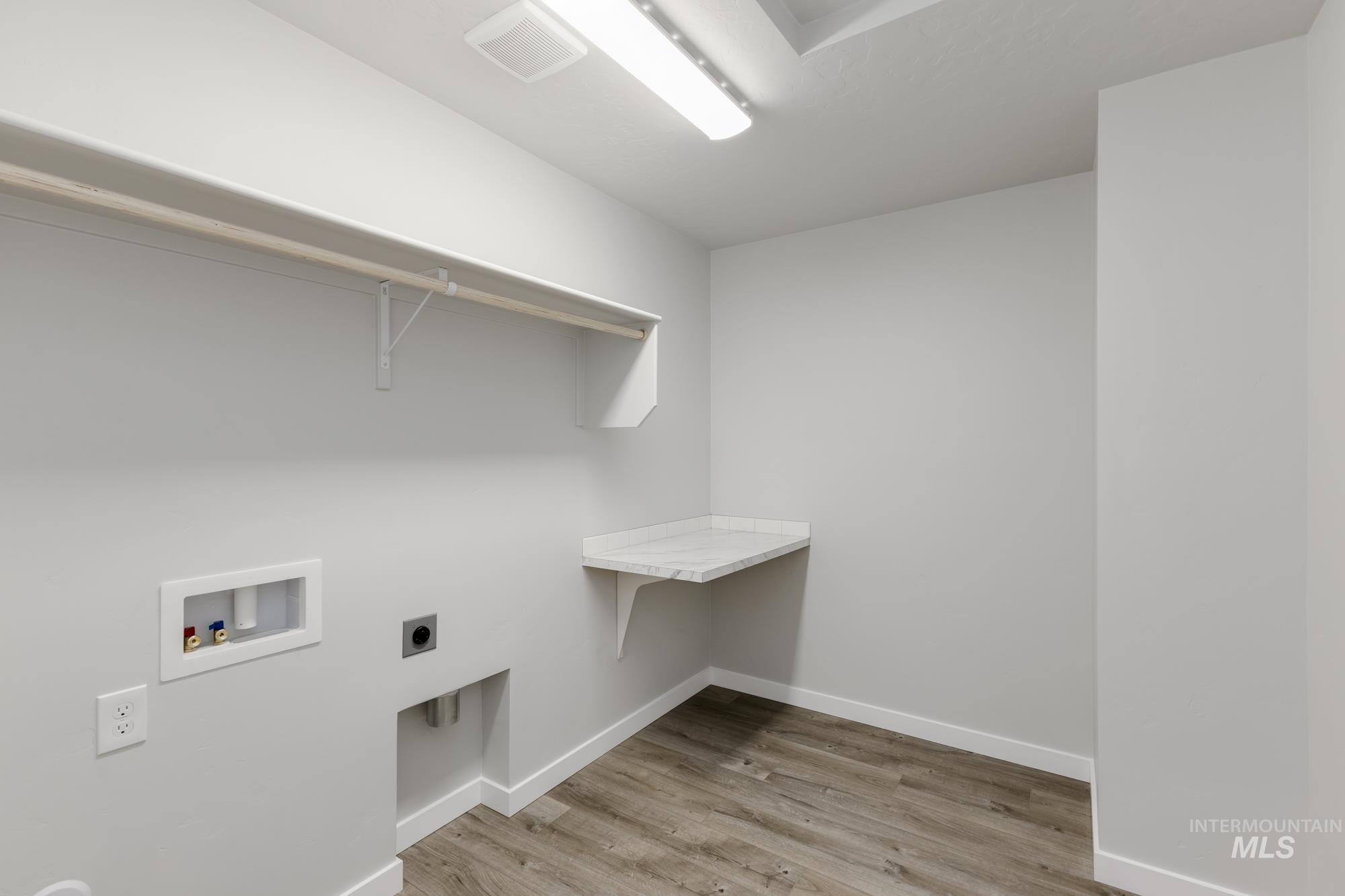 5315 Castleton Ave Property Photo 15