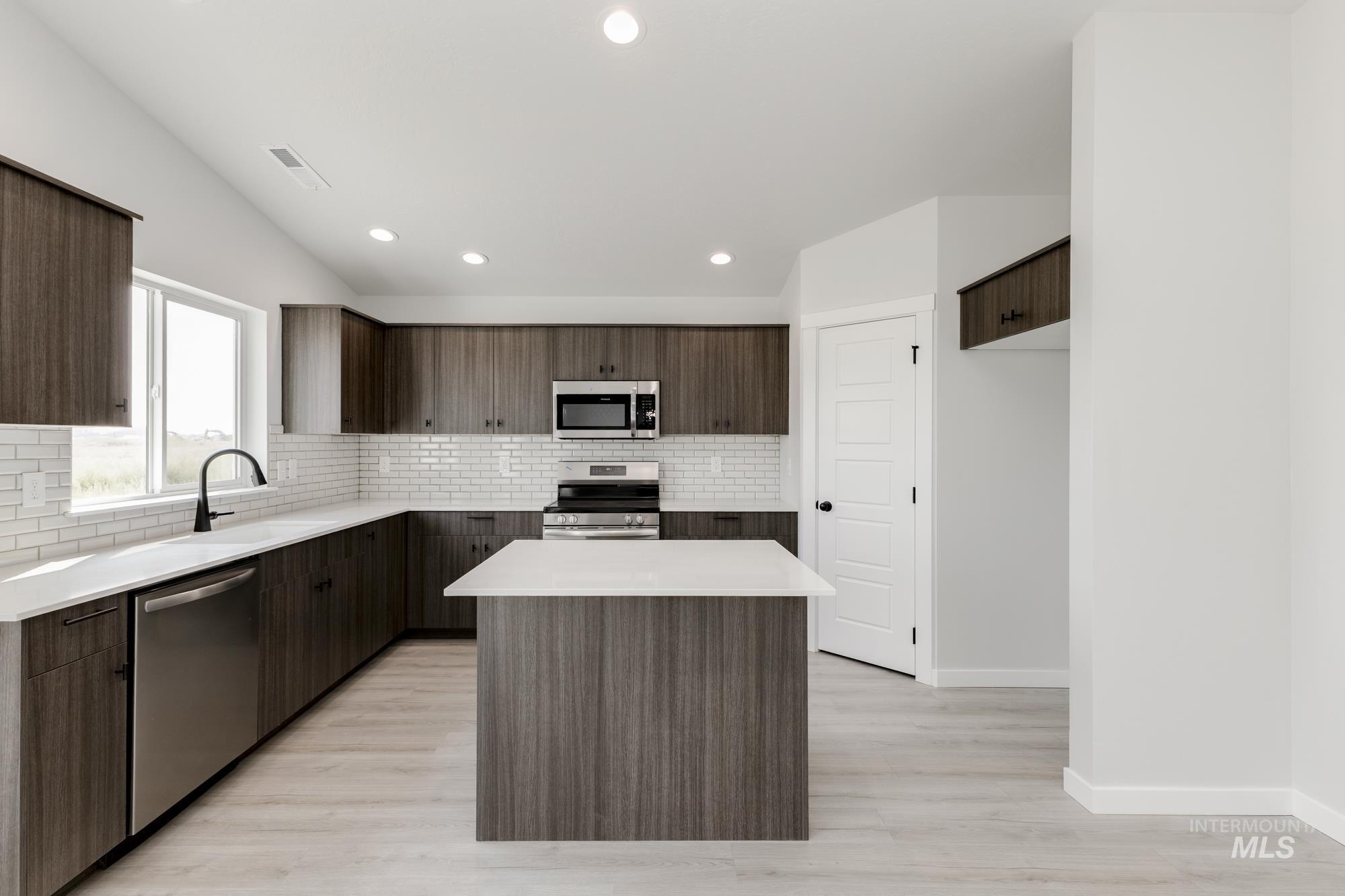 16760 Sentinel Ave Property Photo 5