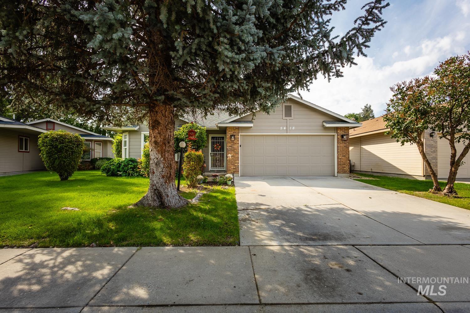 5418 N Willowcrest Pl. Property Photo 2