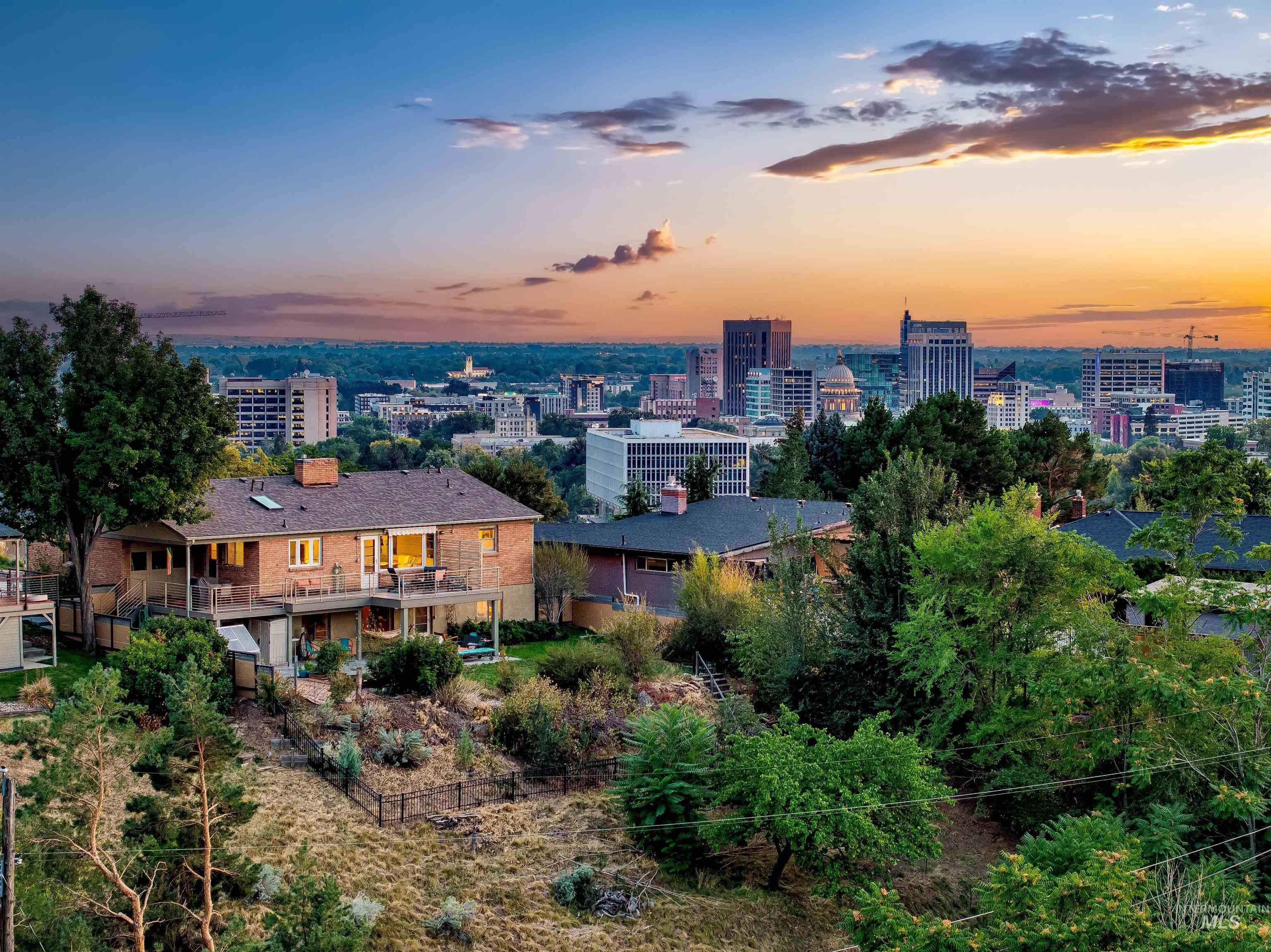 92 W Horizon Dr Property Photo 1