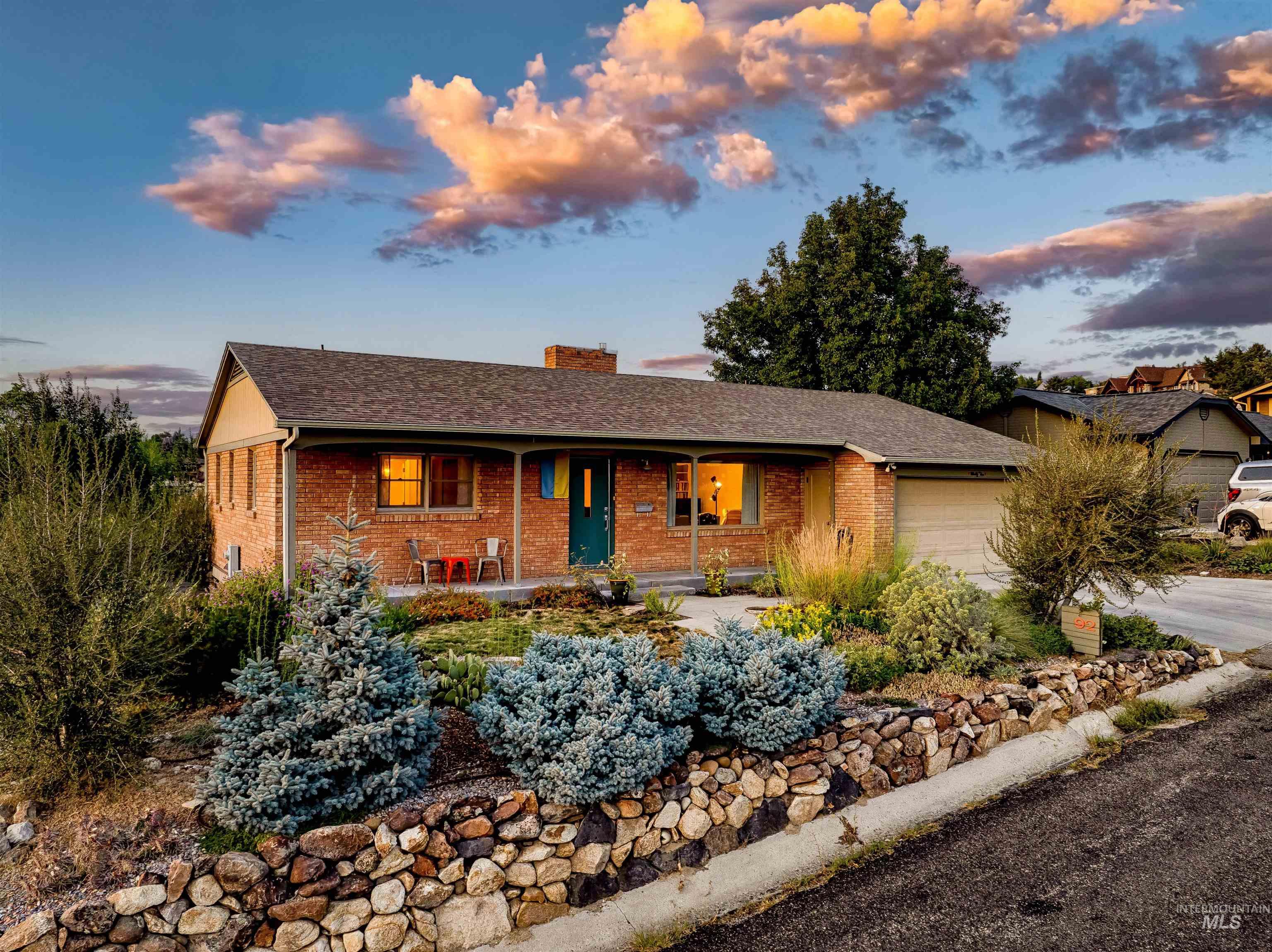 92 W Horizon Dr Property Photo 2