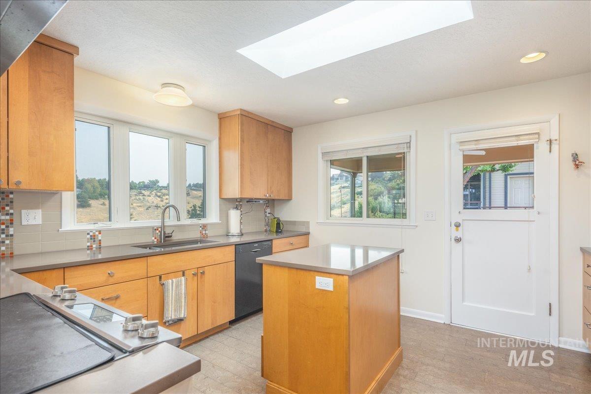 92 W Horizon Dr Property Photo 9