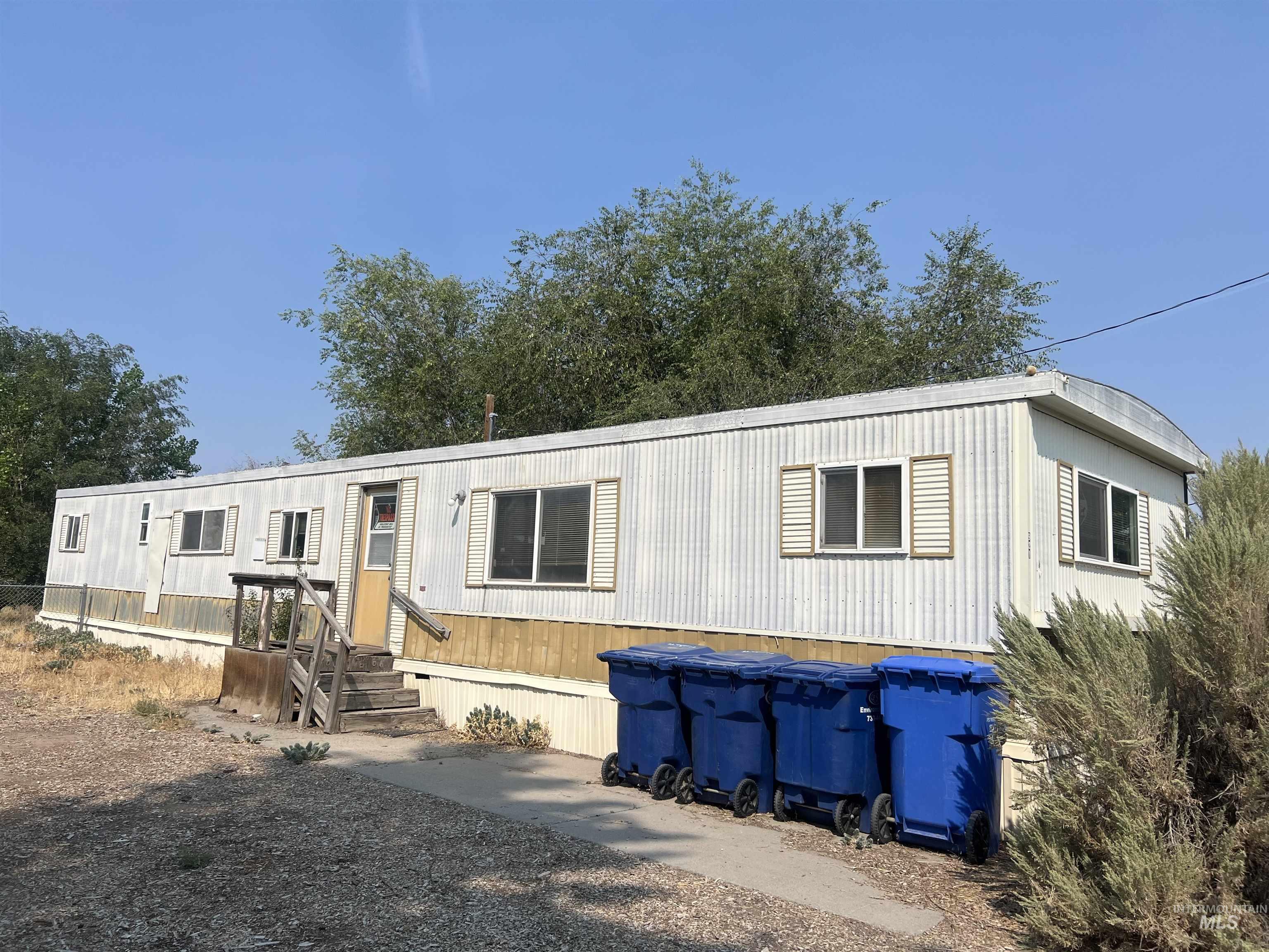 919 & 921 S. Fir Property Photo 27