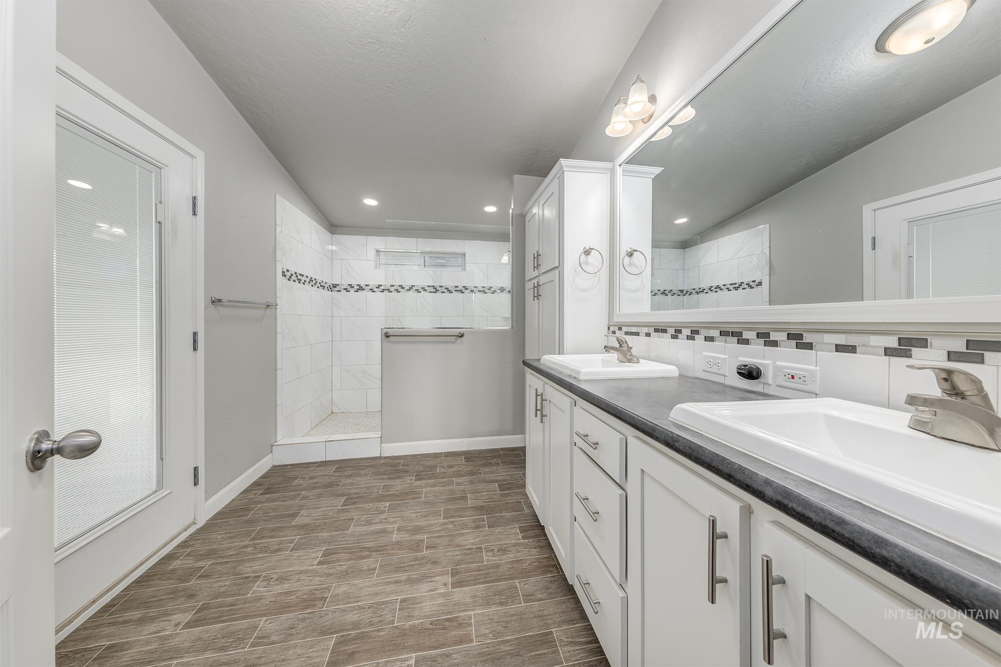 1587 Gentry Ln Property Photo 29