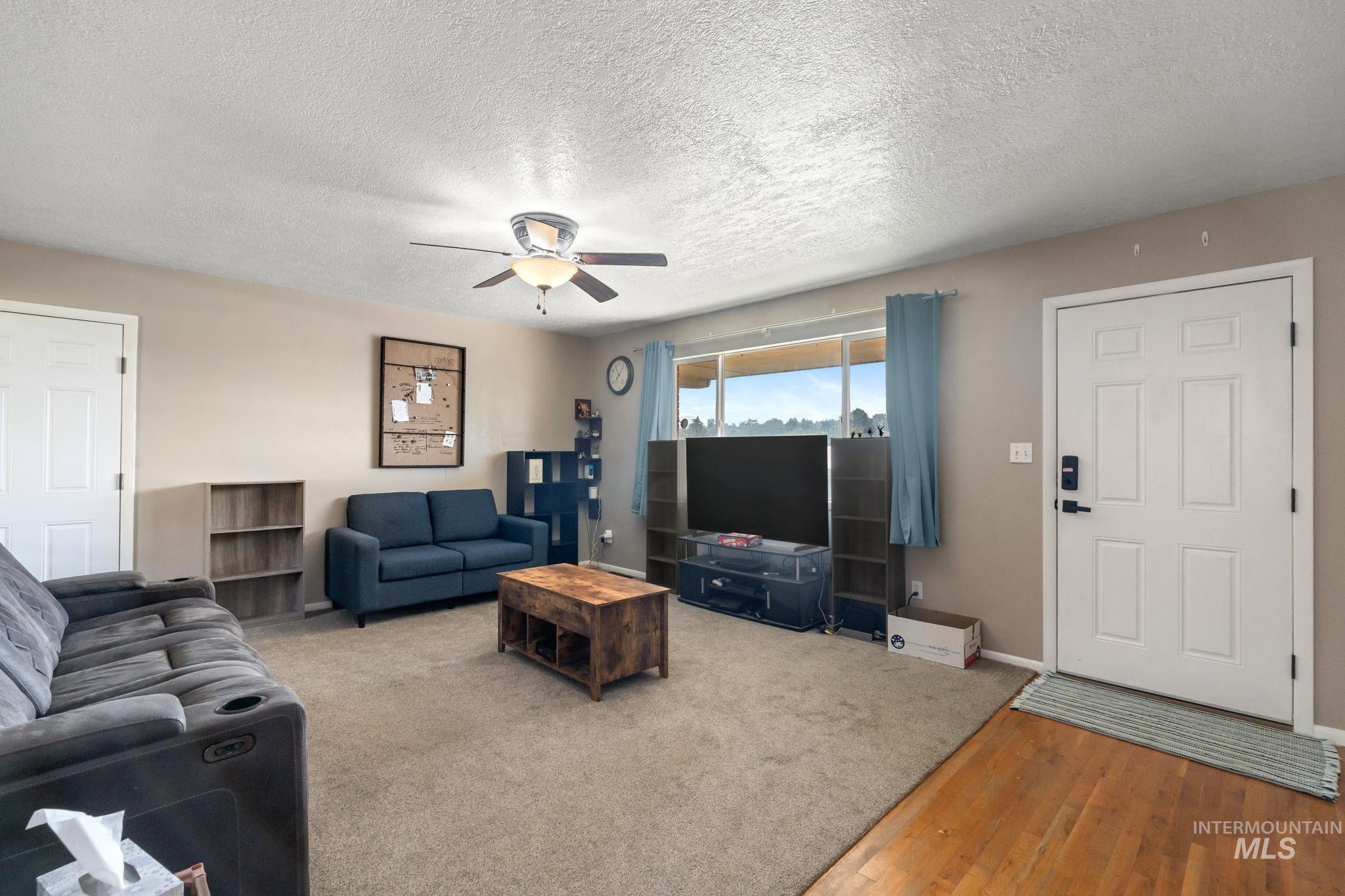 816 Park Lane Property Photo 7