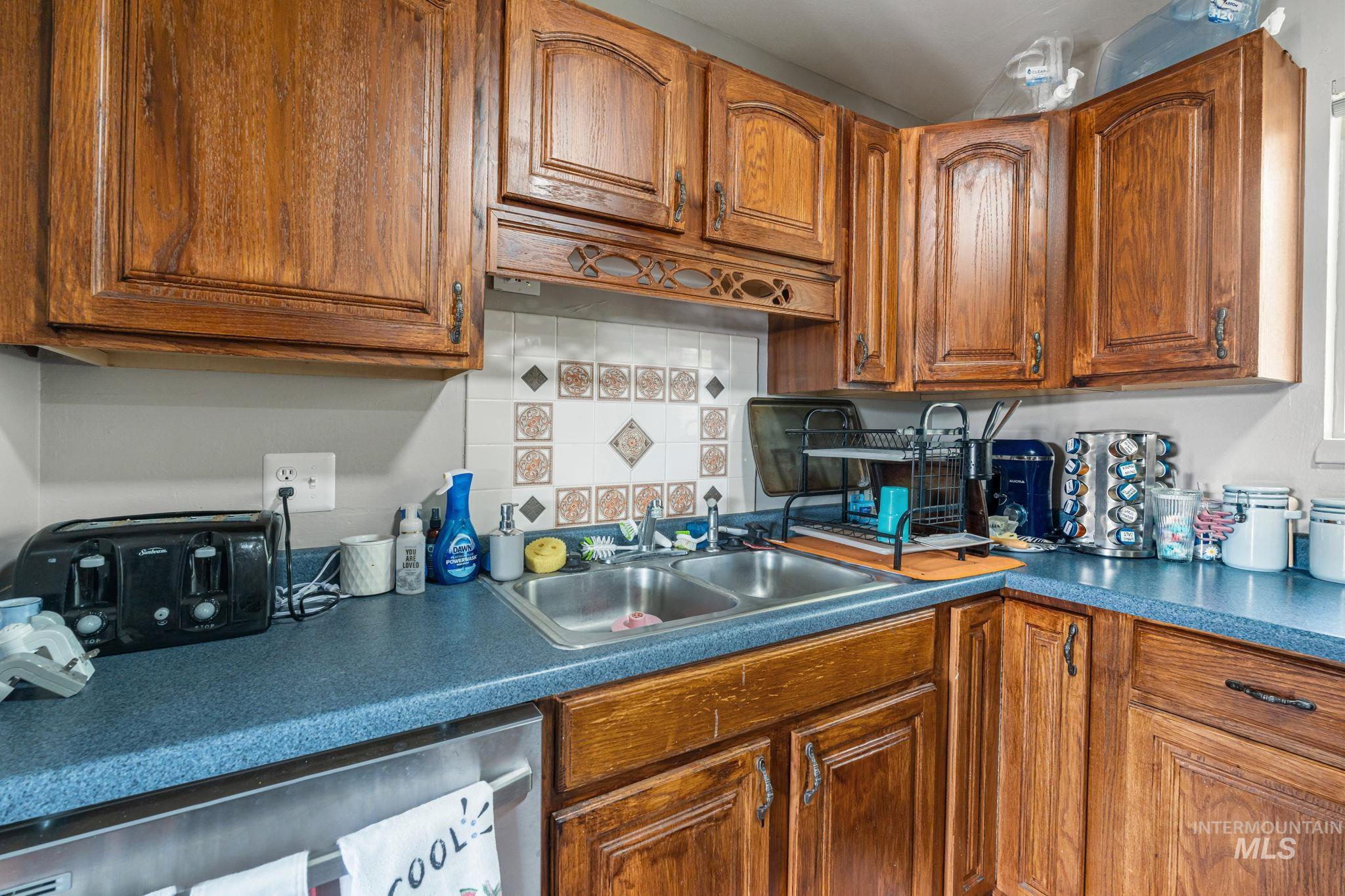 816 Park Lane Property Photo 10