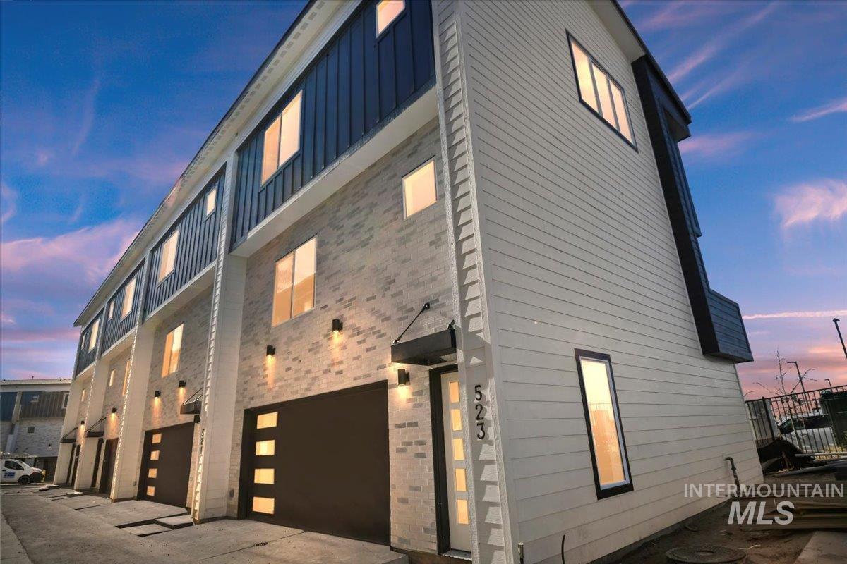 516 N Lucy Lane Property Photo 1