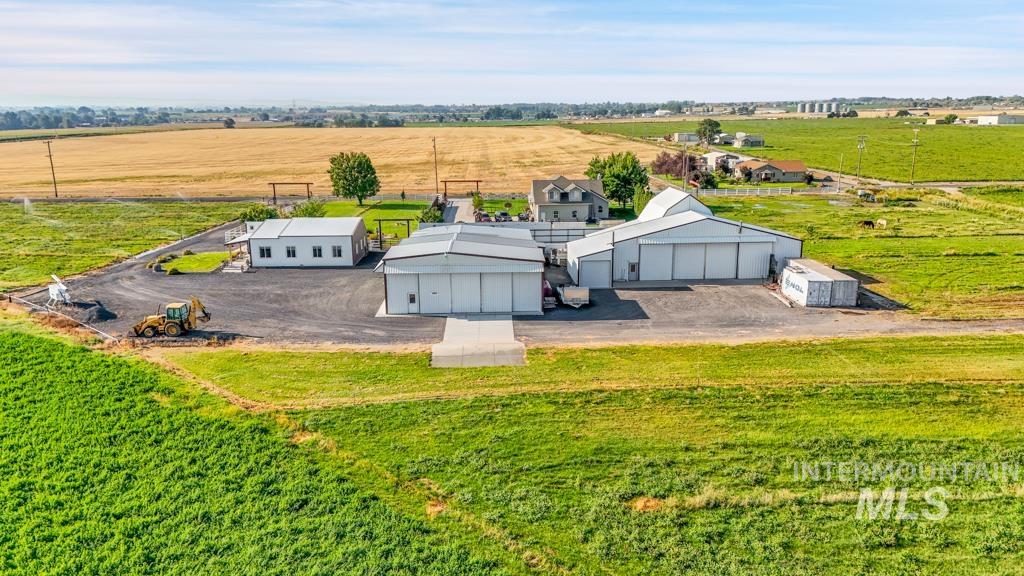 2530 E 4000 N Property Photo 3