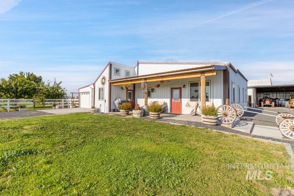 2530 E 4000 N Property Photo 5