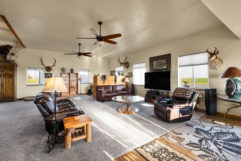 2530 E 4000 N Property Photo 8