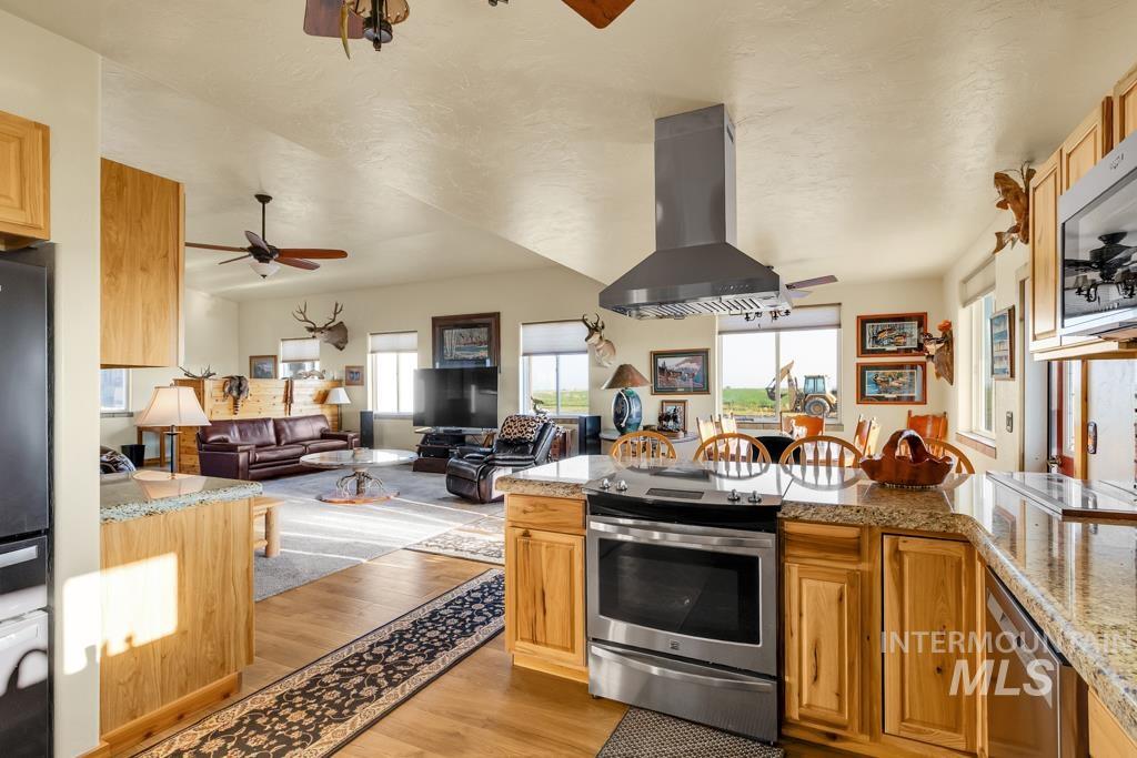 2530 E 4000 N Property Photo 15