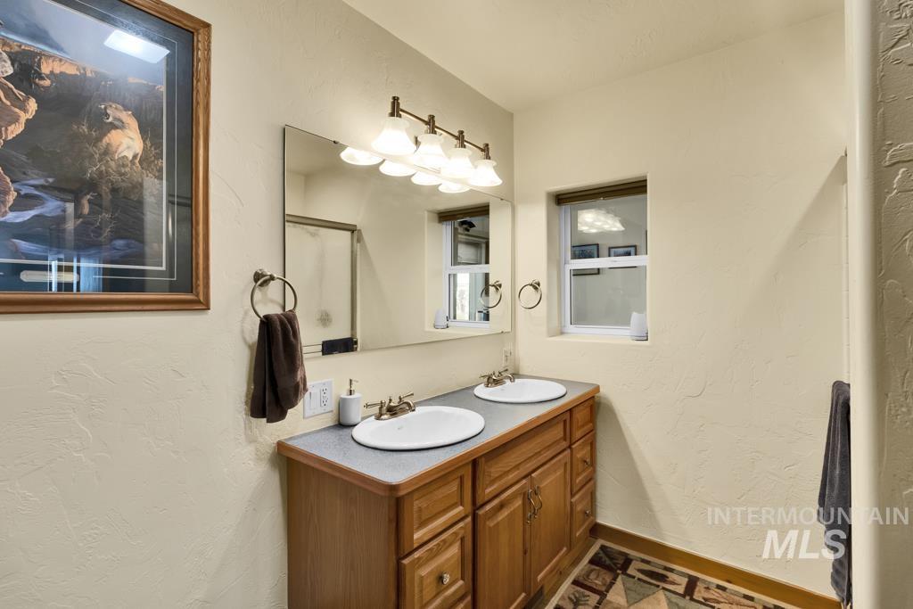 2530 E 4000 N Property Photo 19