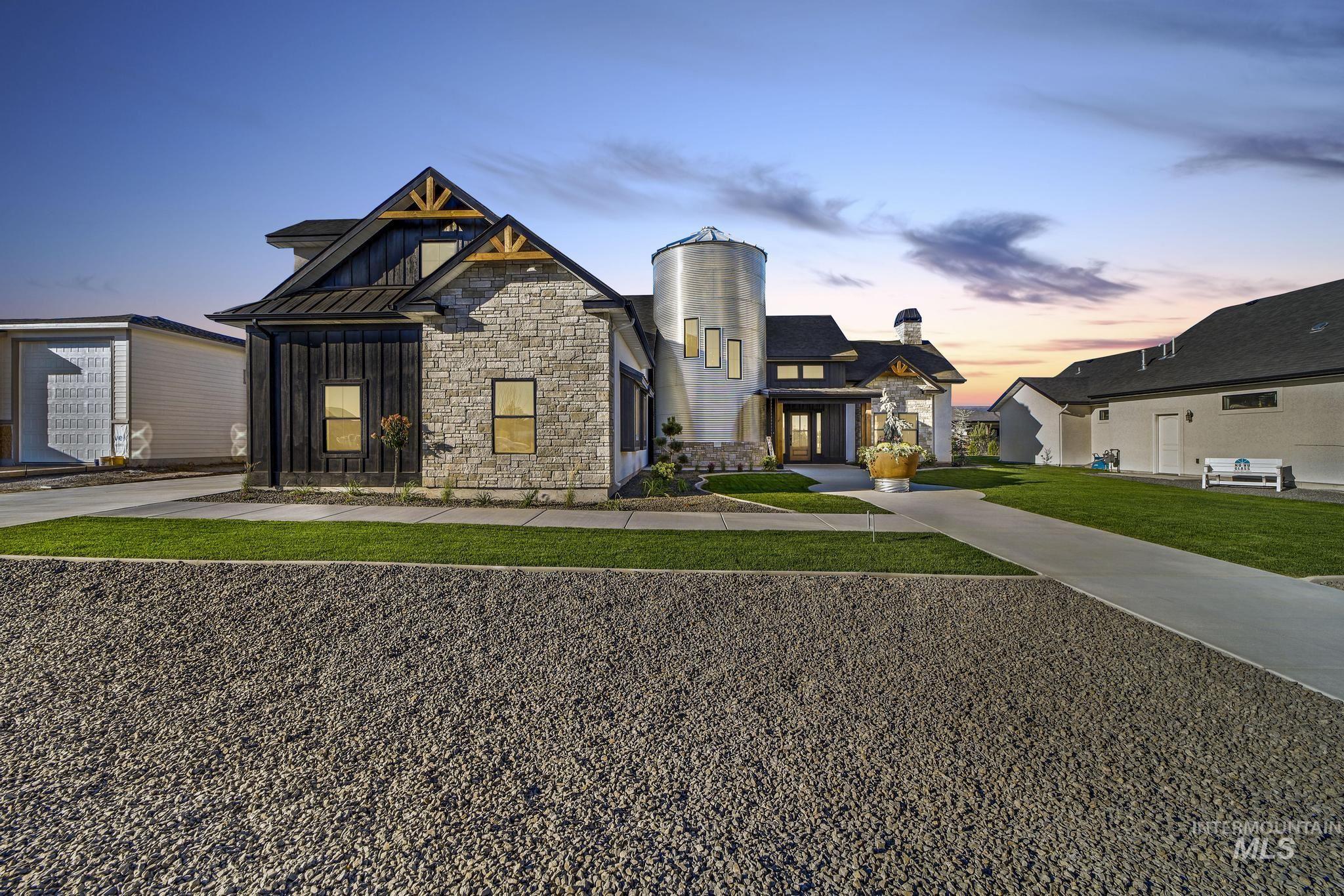 1580 Clear Creek Loop Property Photo 1