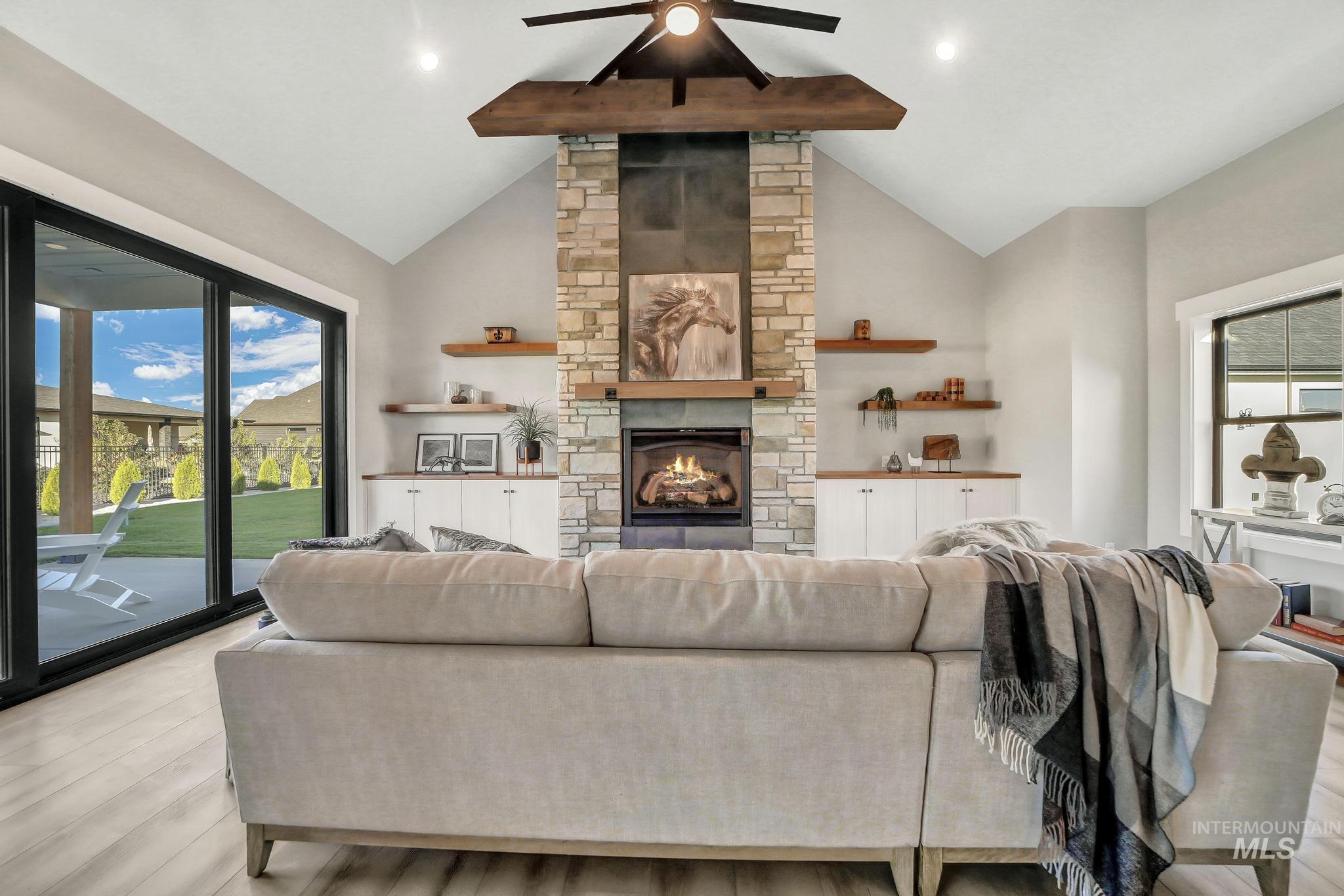 1580 Clear Creek Loop Property Photo 8