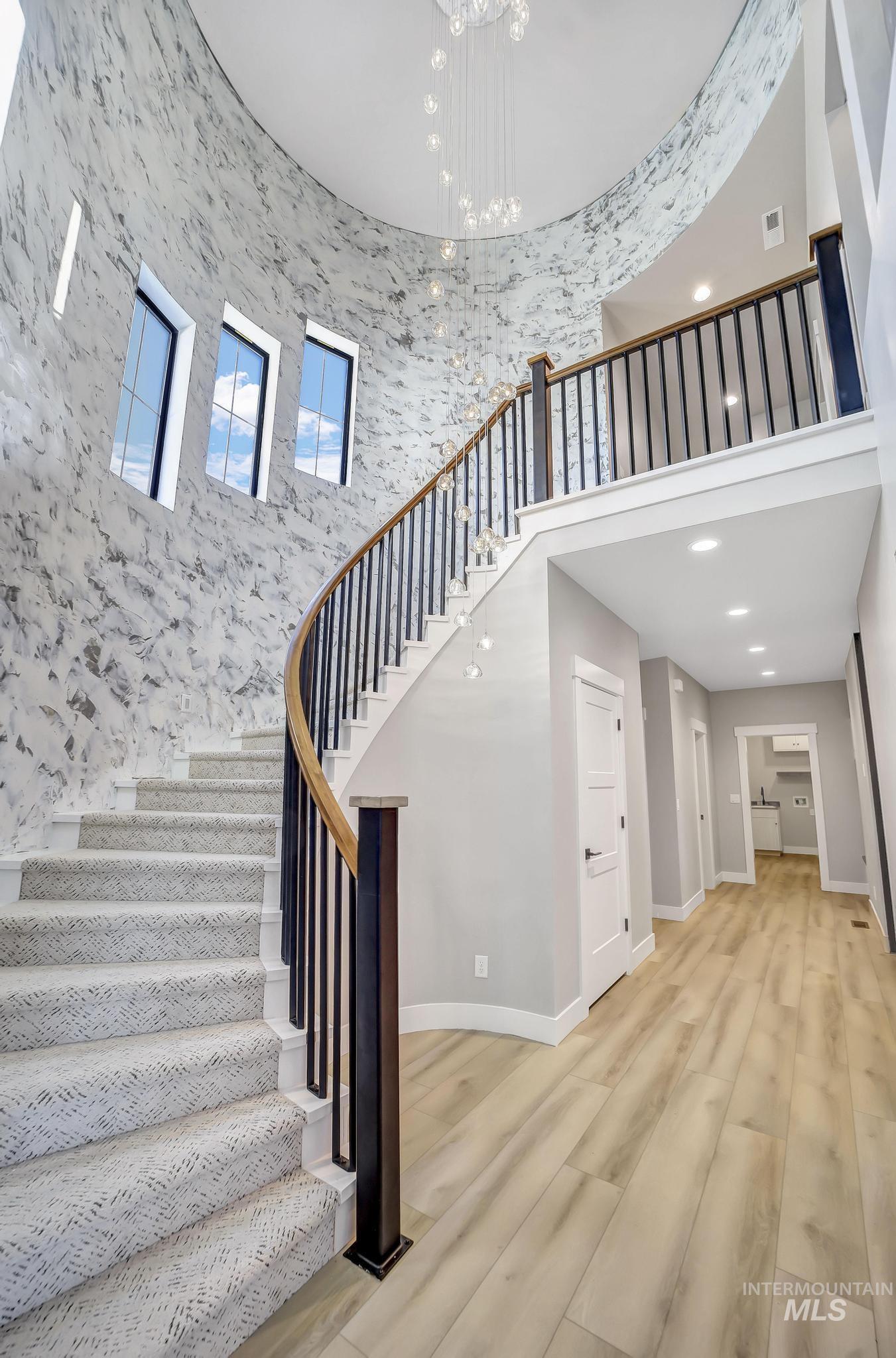 1580 Clear Creek Loop Property Photo 18