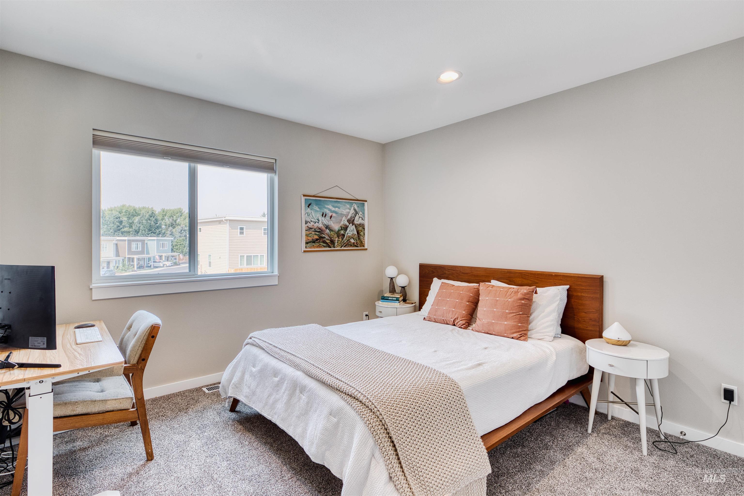 1645 E Third St Property Photo 12