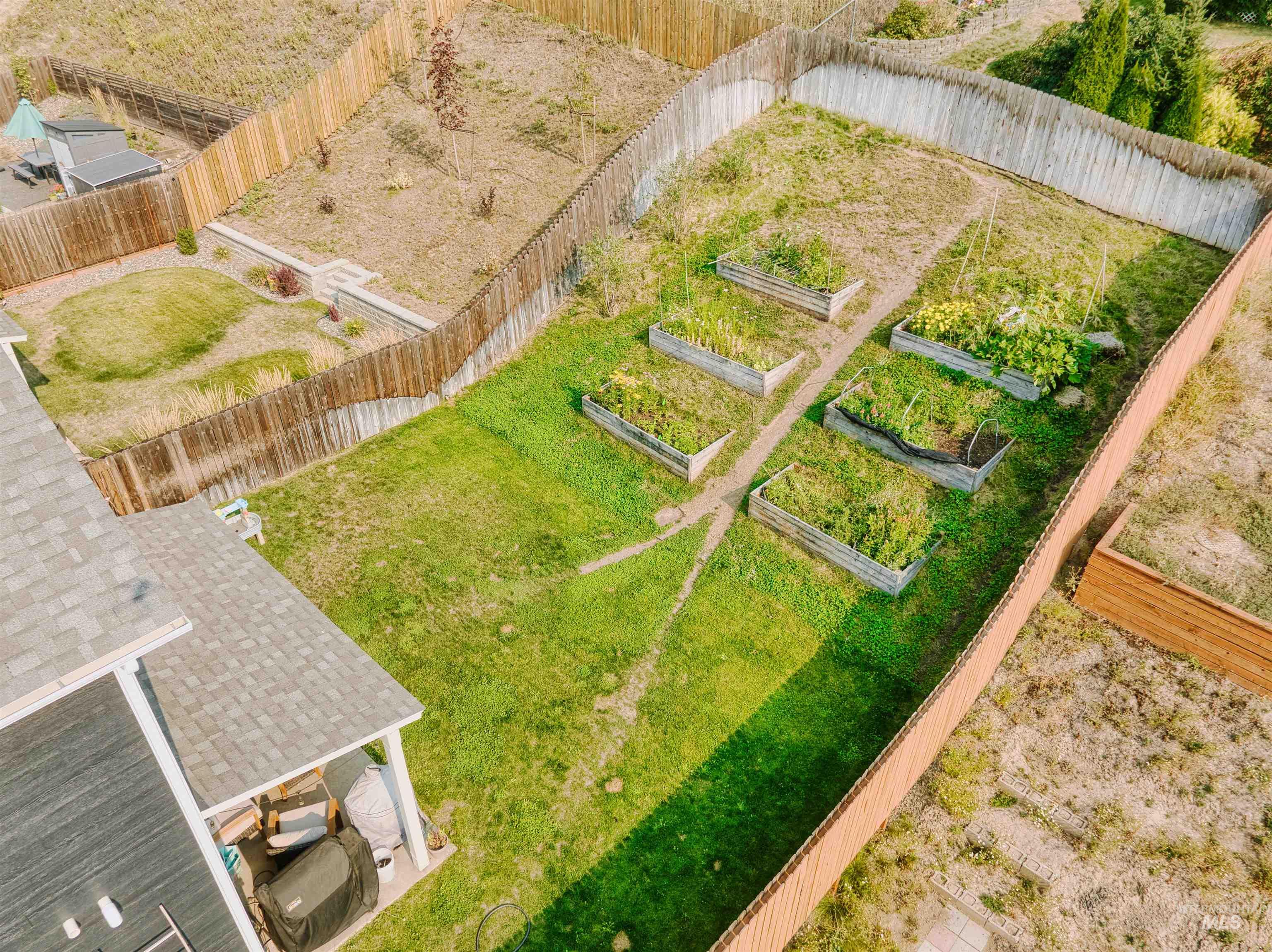 1645 E Third St Property Photo 24