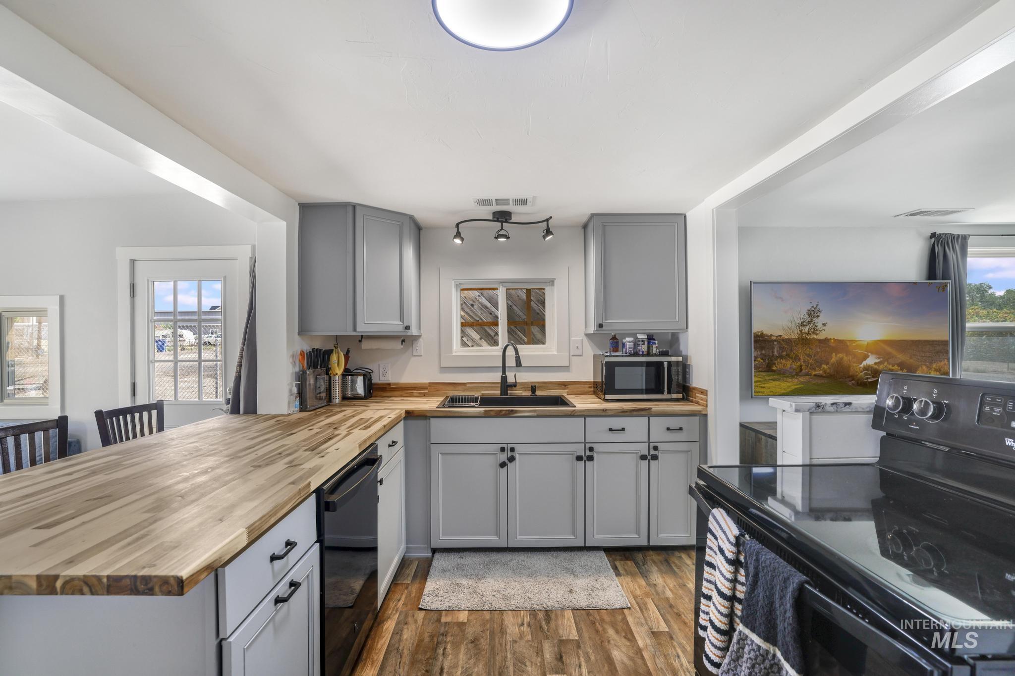 750 All St Property Photo 8