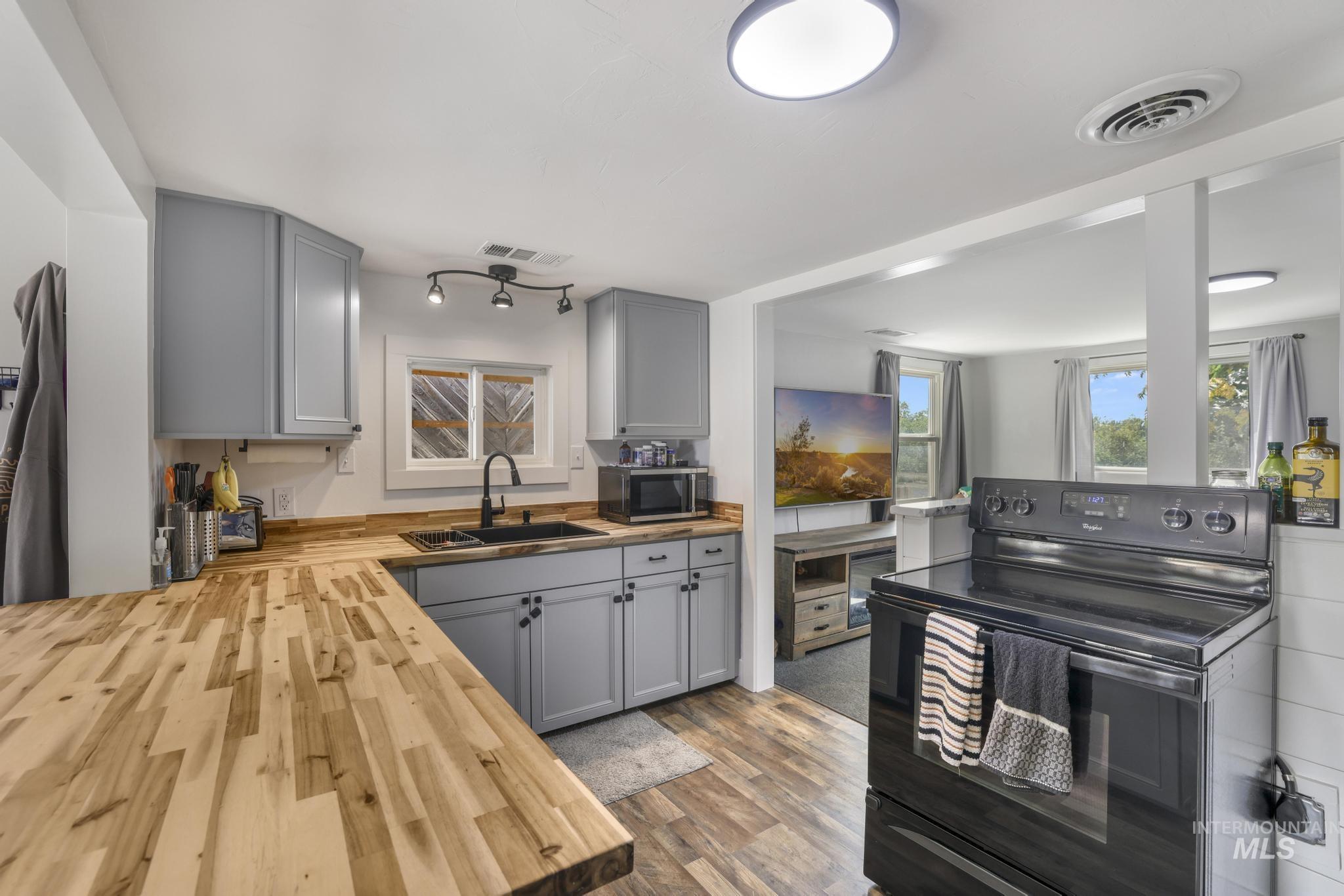 750 All St Property Photo 9