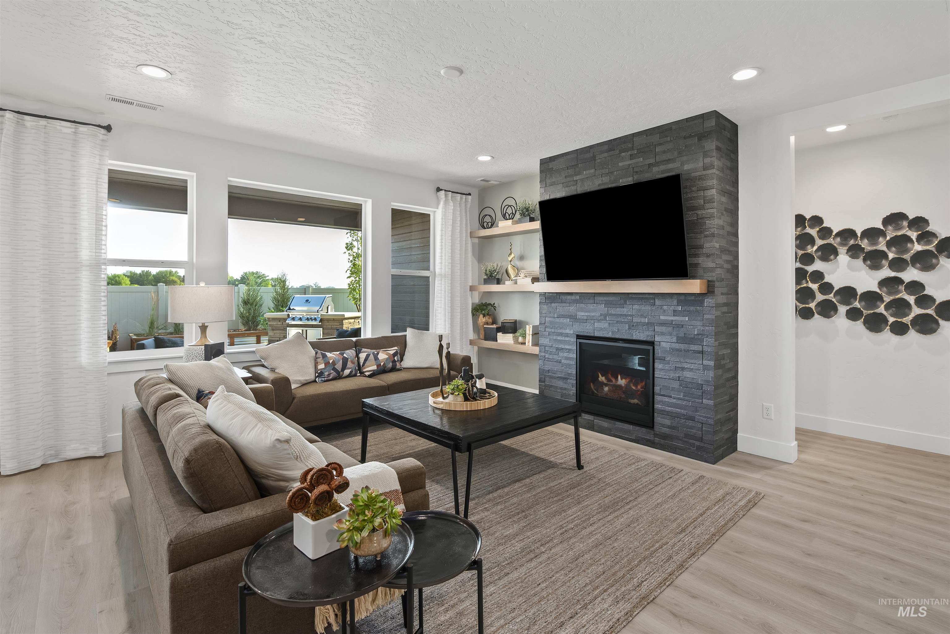 5660 N Chestnut Hill Way Property Photo 1