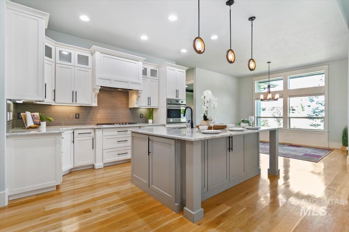 9852 W Golden Rain St Property Photo 1