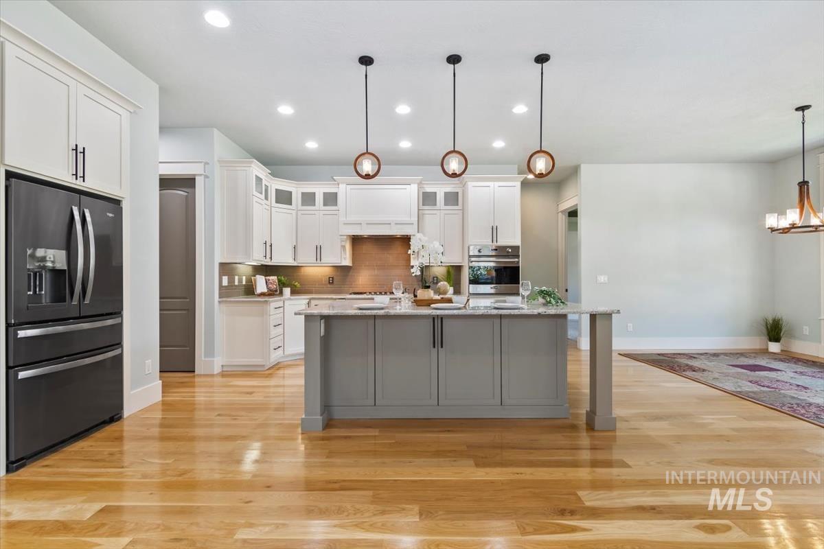 9852 W Golden Rain St Property Photo 8