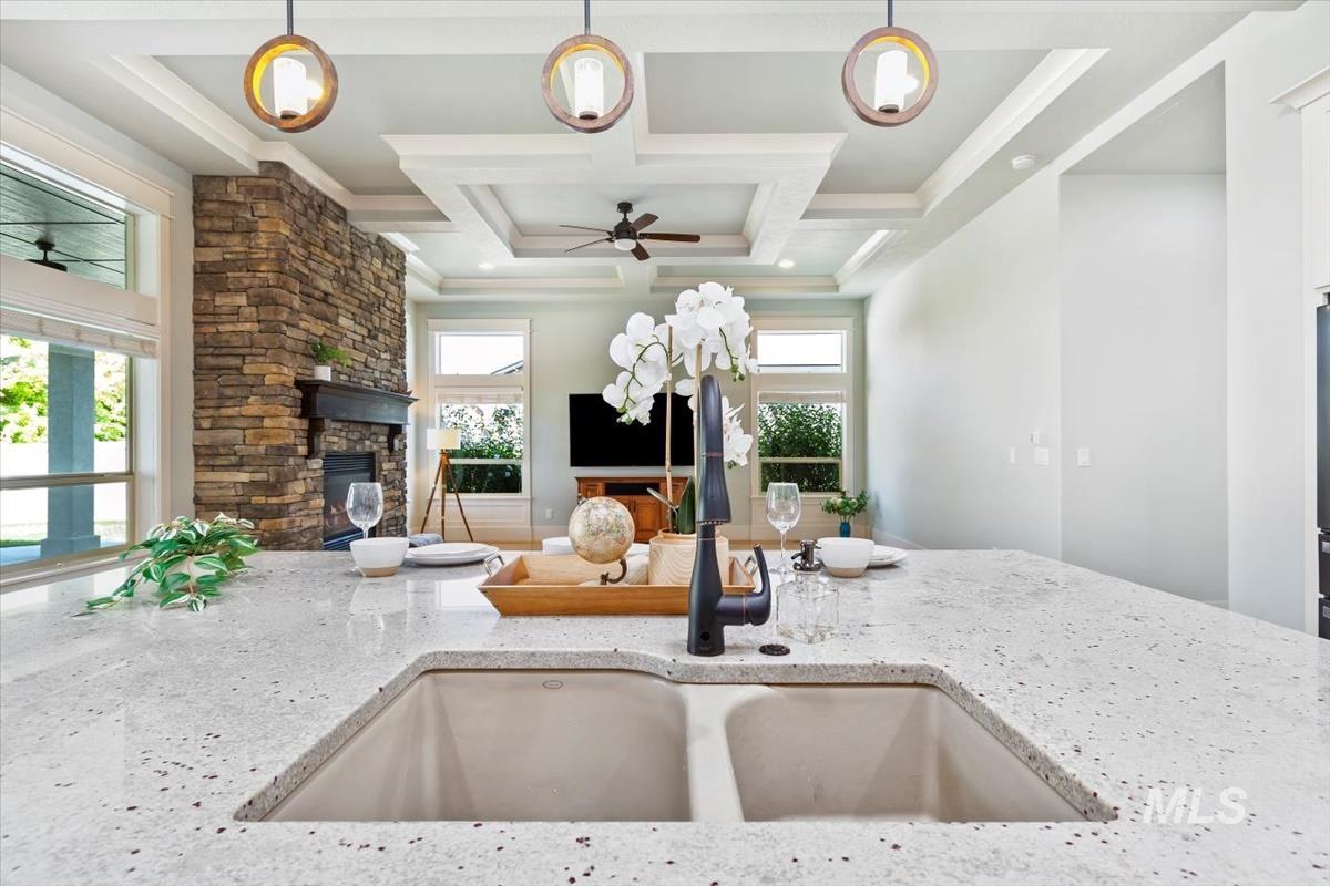 9852 W Golden Rain St Property Photo 10