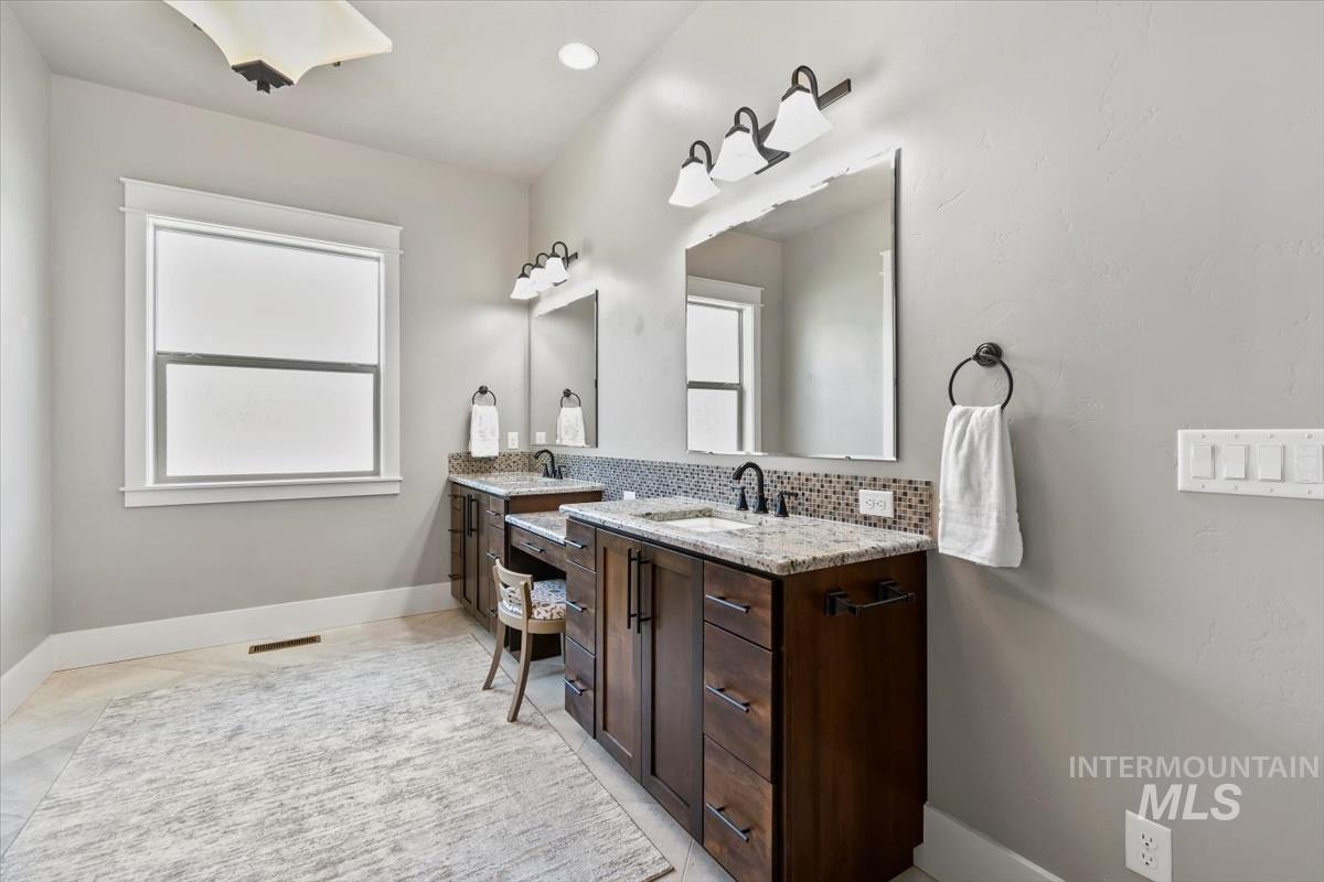 9852 W Golden Rain St Property Photo 21