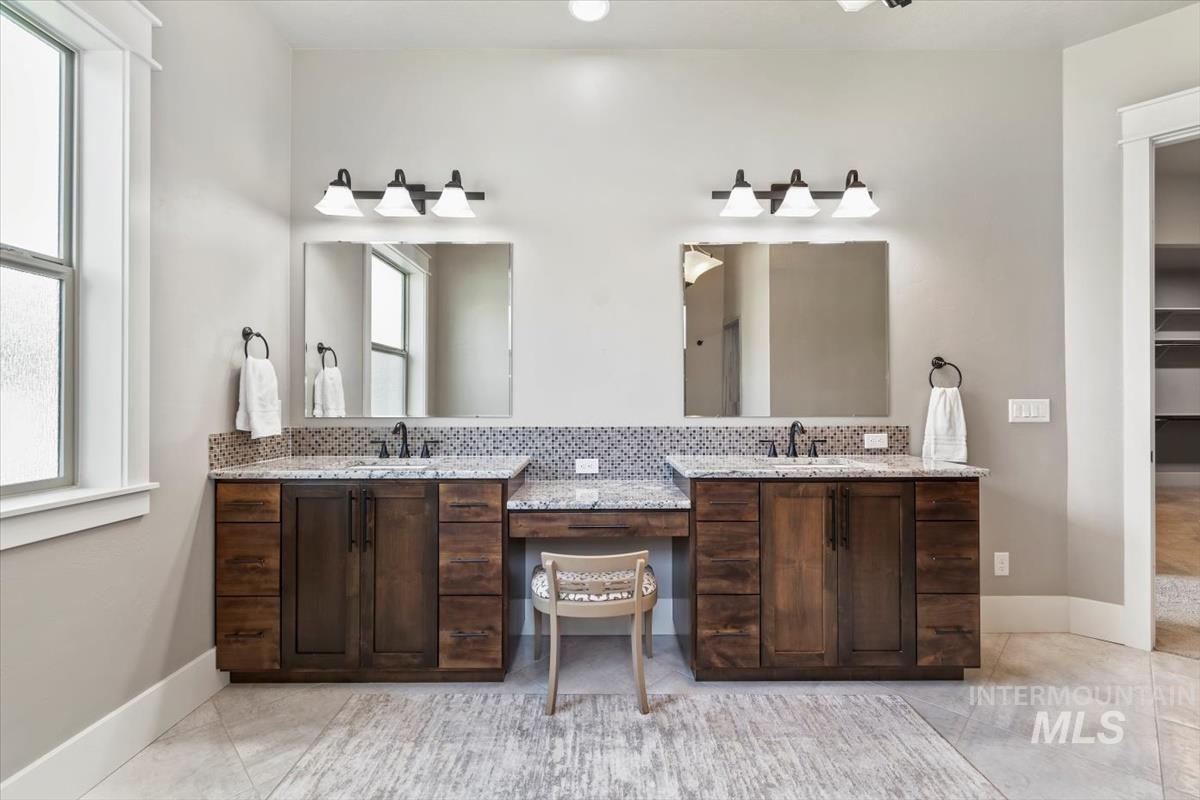 9852 W Golden Rain St Property Photo 22