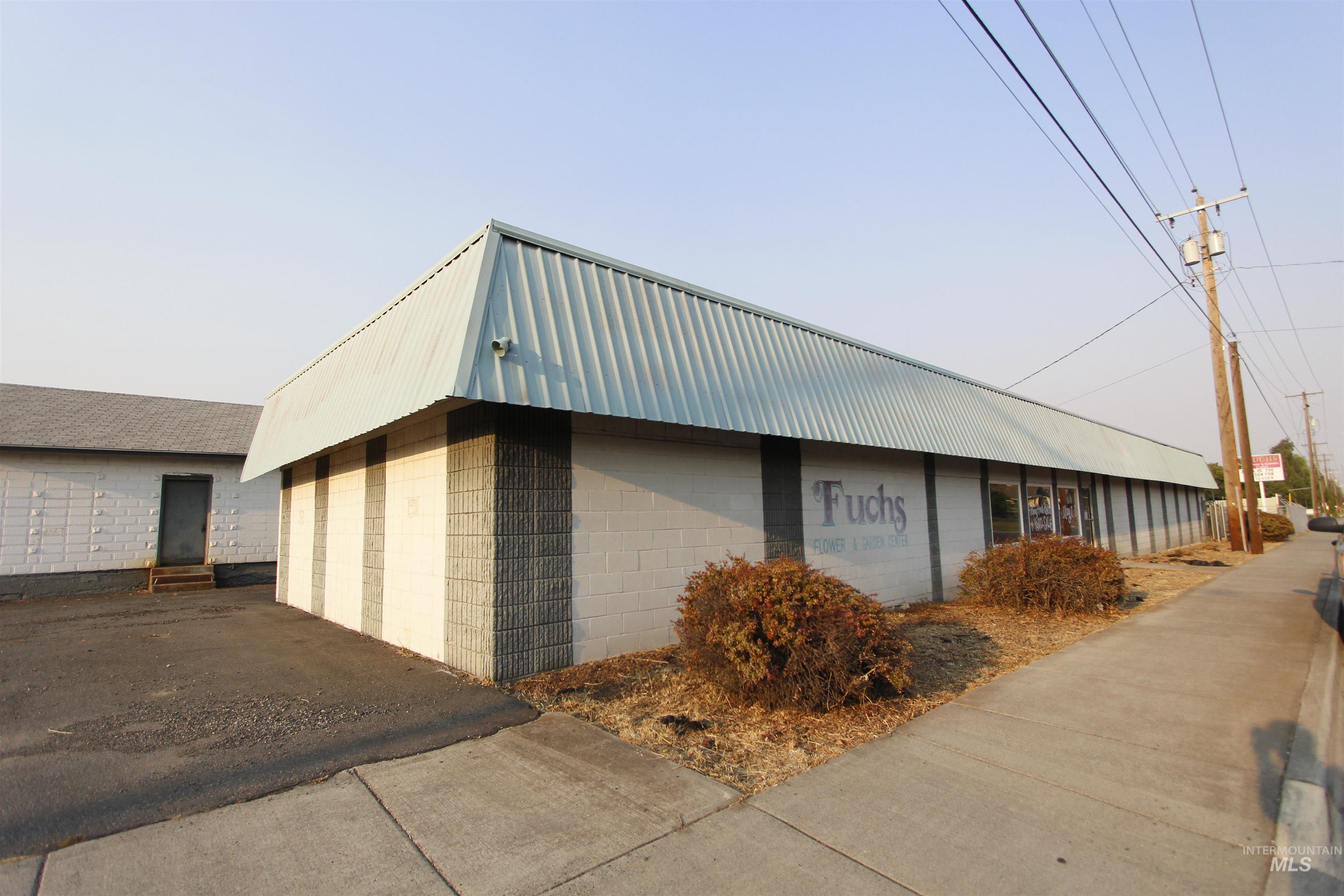 1246 & 1252 Chestnut St Property Photo 5