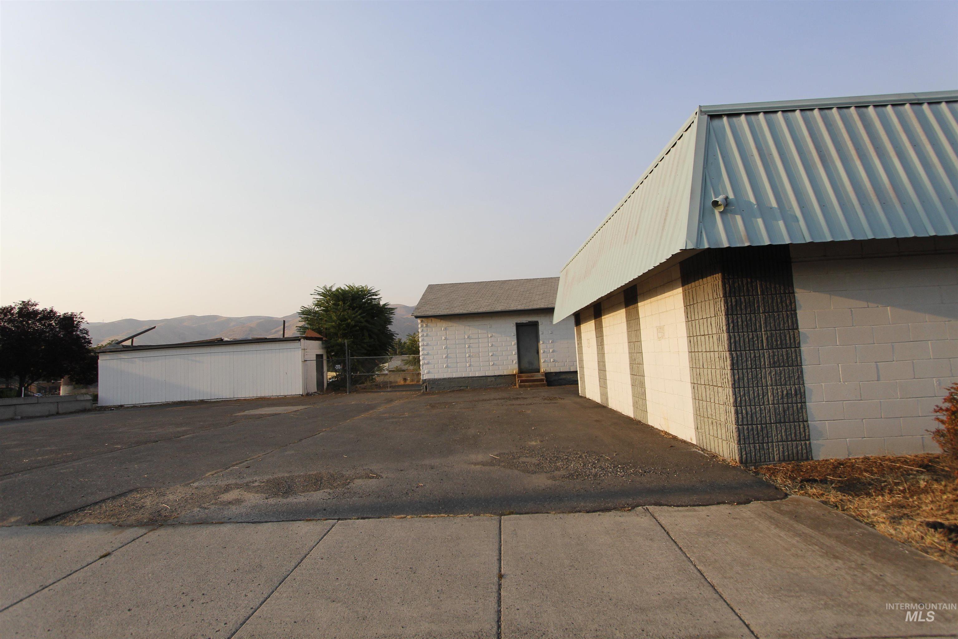 1246 & 1252 Chestnut St Property Photo 6