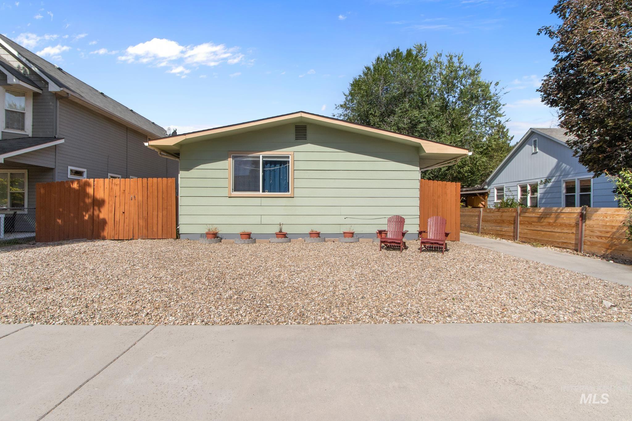 1213-1215 S Colorado Ave Property Photo 2