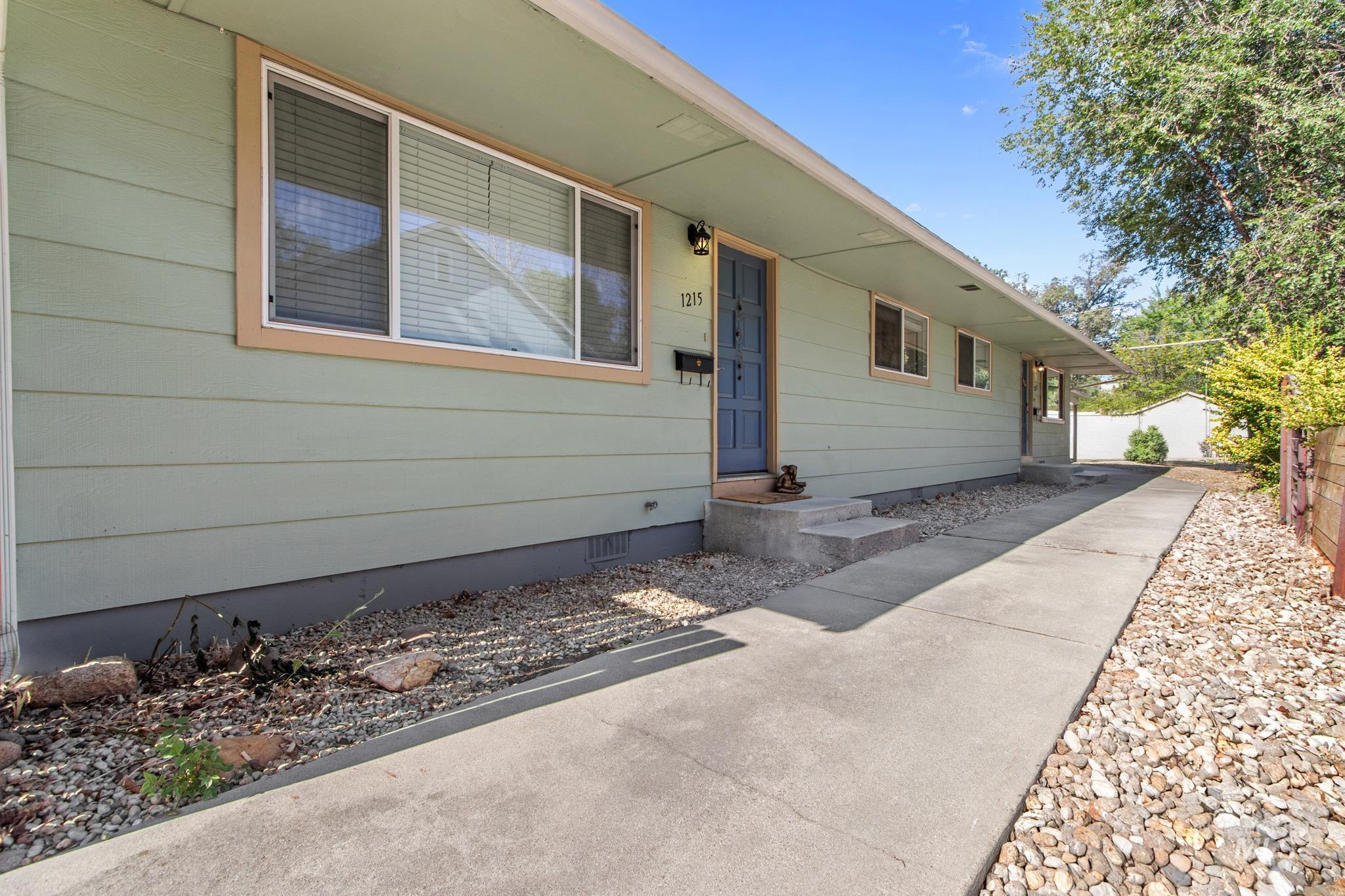 1213-1215 S Colorado Ave Property Photo 4