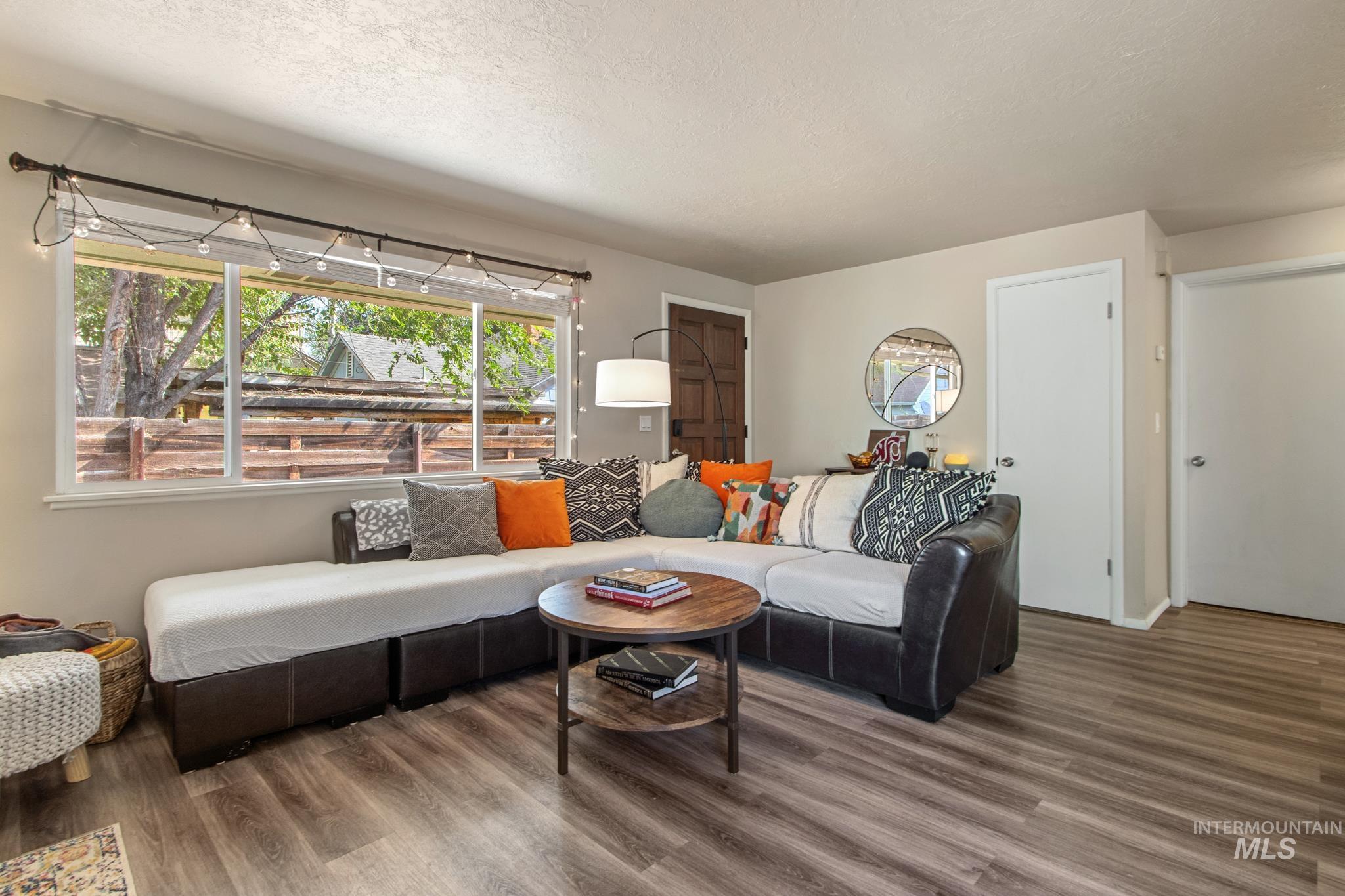 1213-1215 S Colorado Ave Property Photo 7