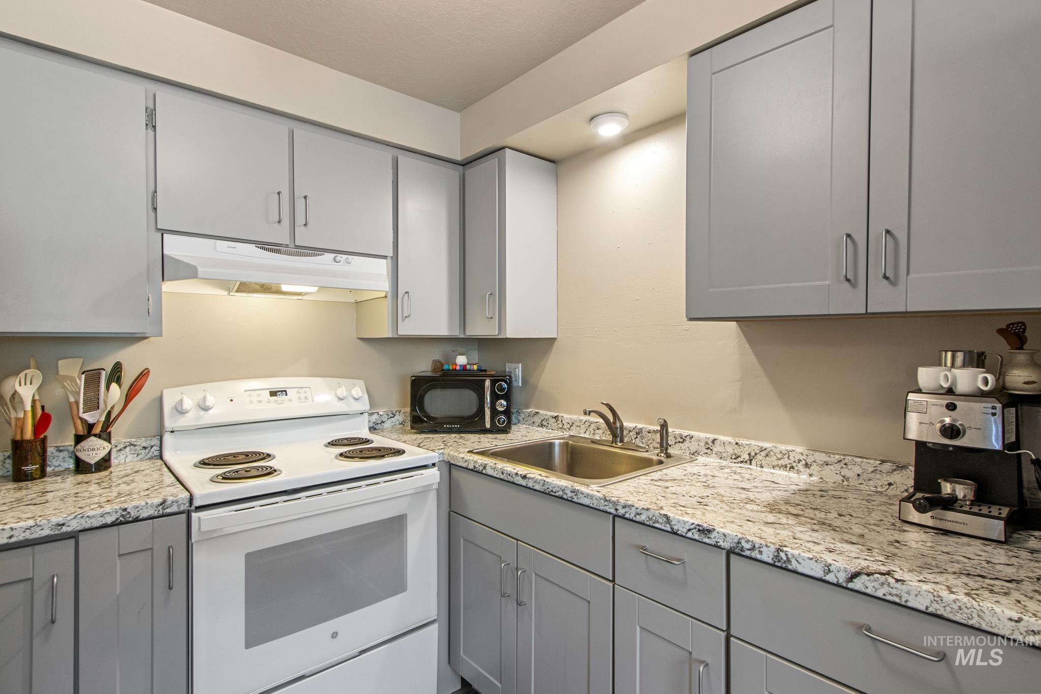 1213-1215 S Colorado Ave Property Photo 12