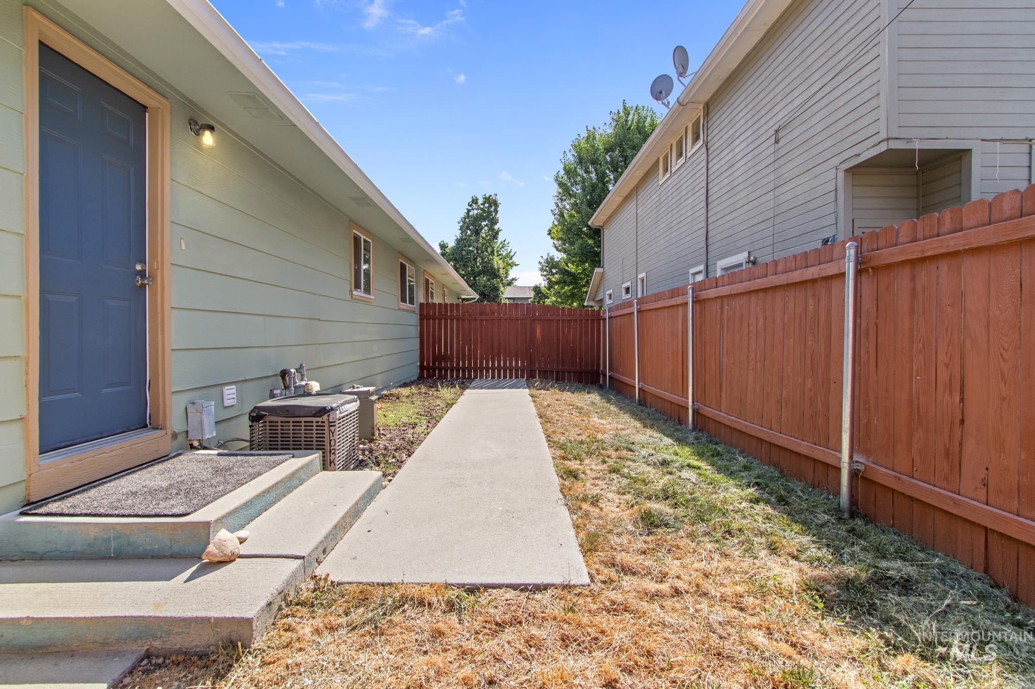 1213-1215 S Colorado Ave Property Photo 23