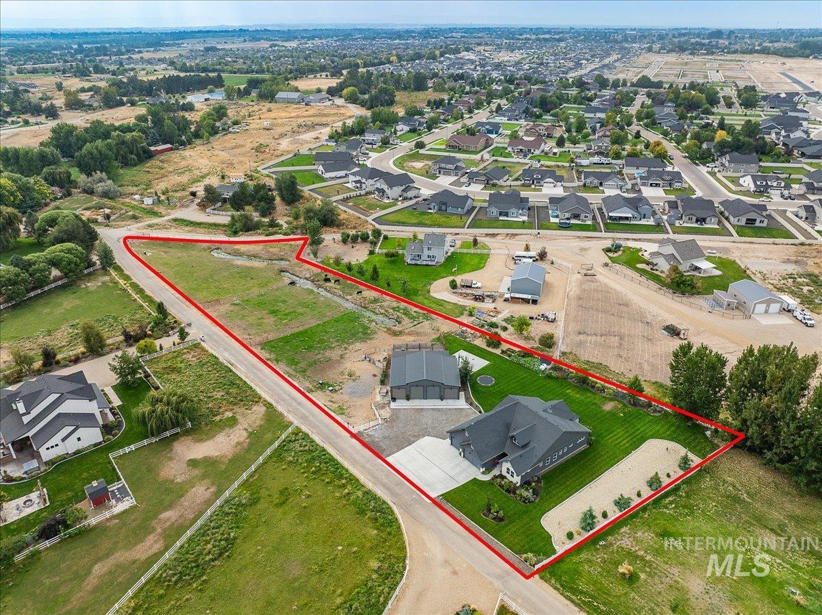 24301 Wanda Way Property Photo 2