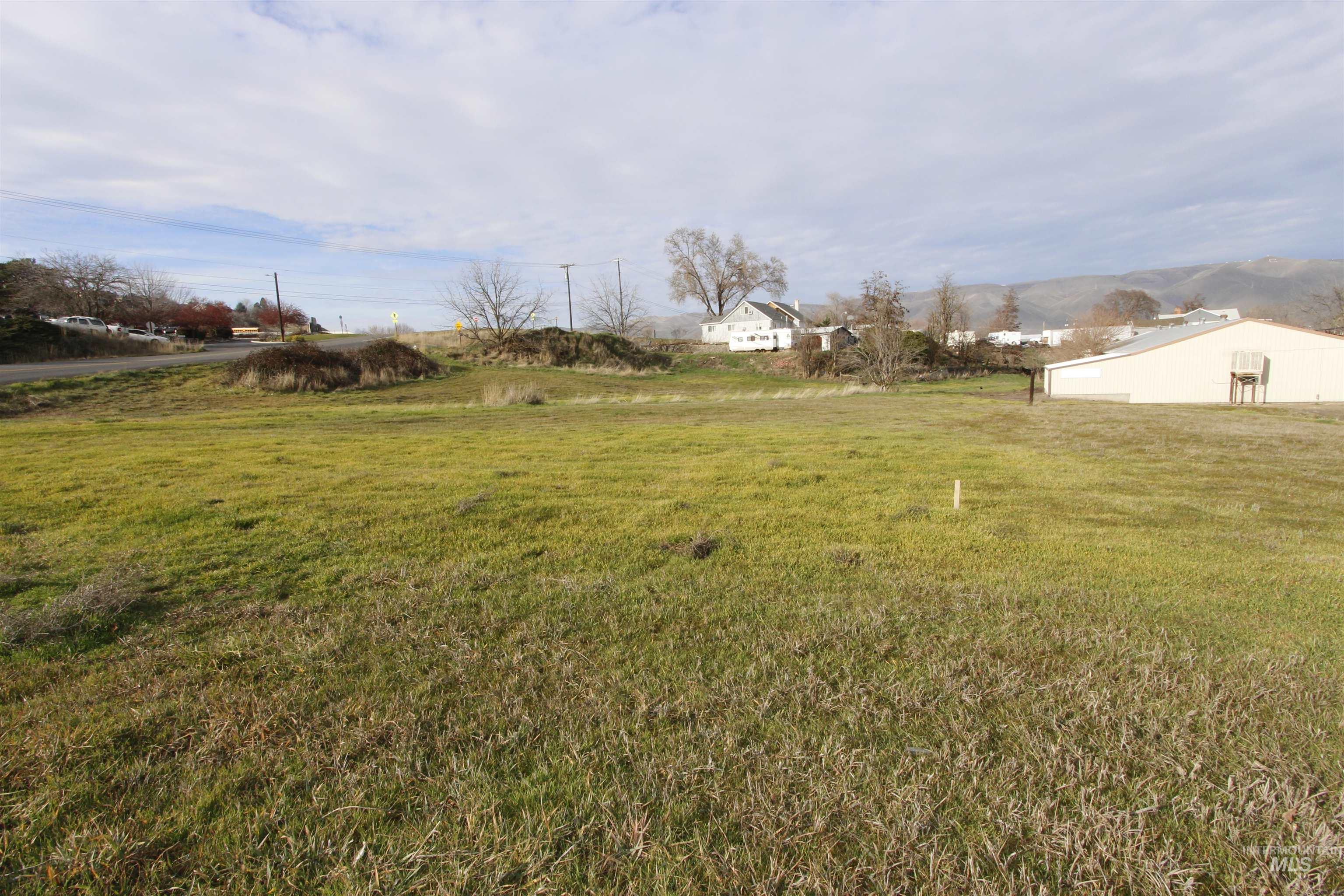 1482 & 1484 16th Ave Property Photo 2