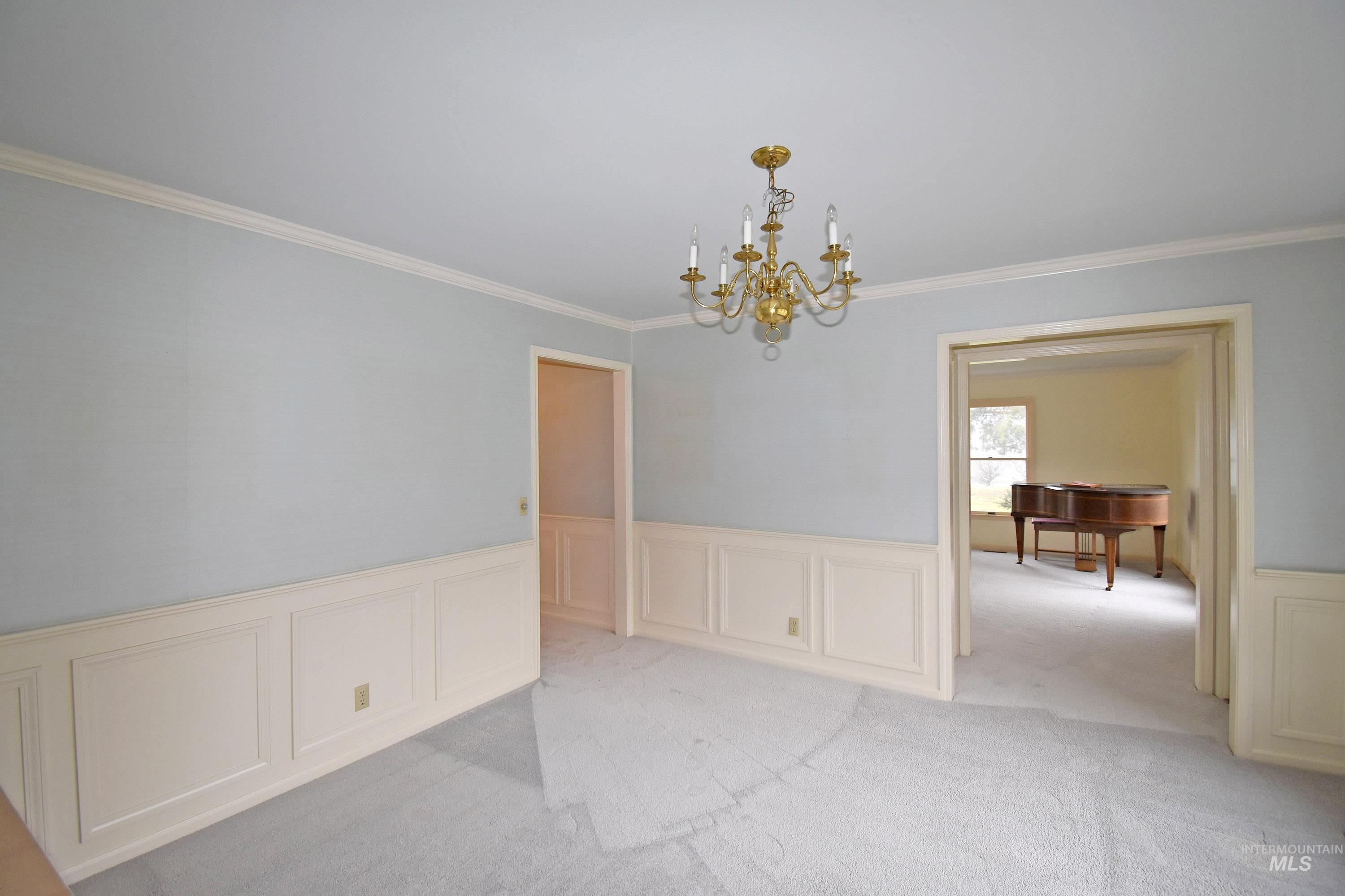 531 Silcott Road Property Photo 12