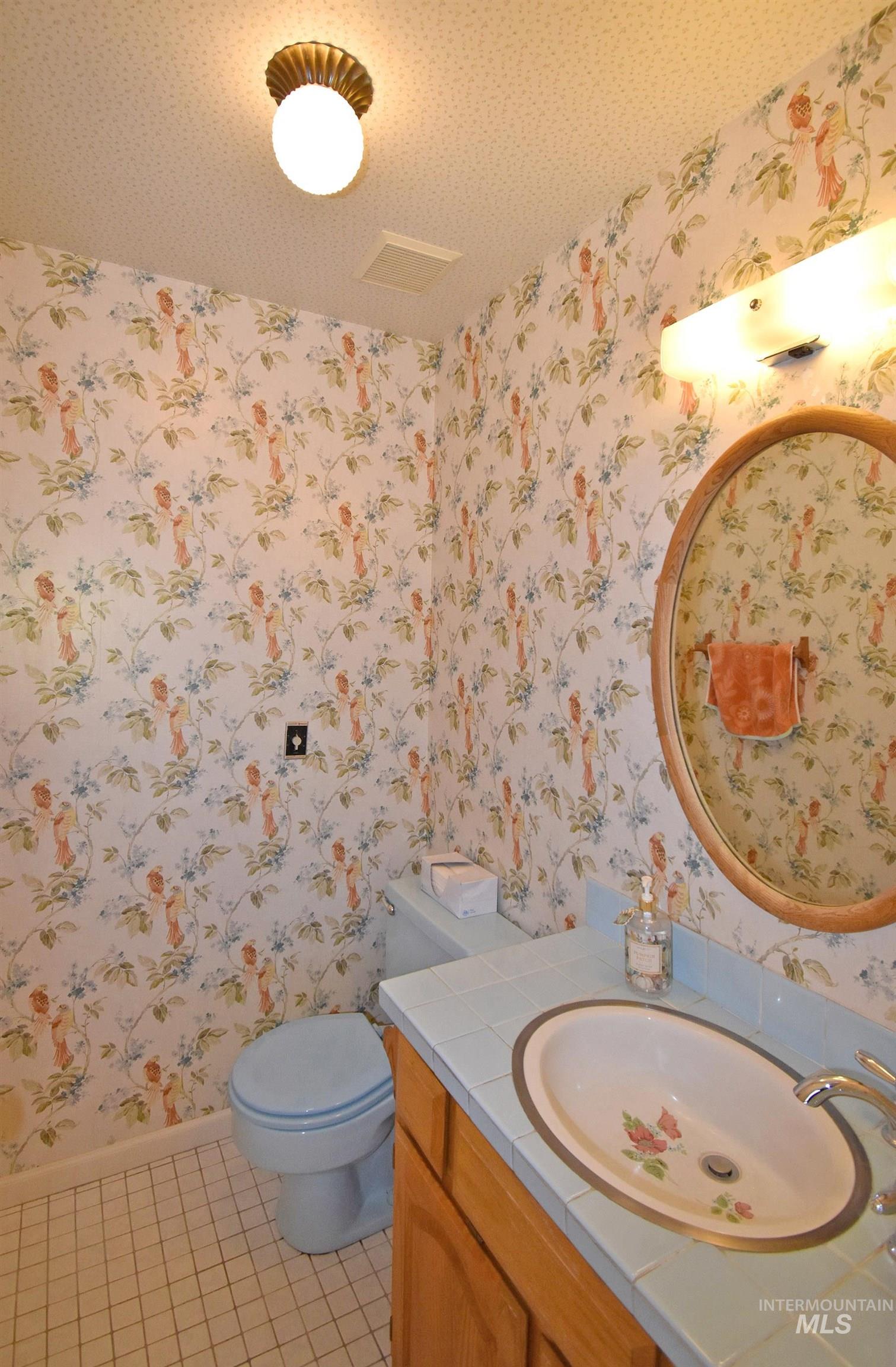 531 Silcott Road Property Photo 16
