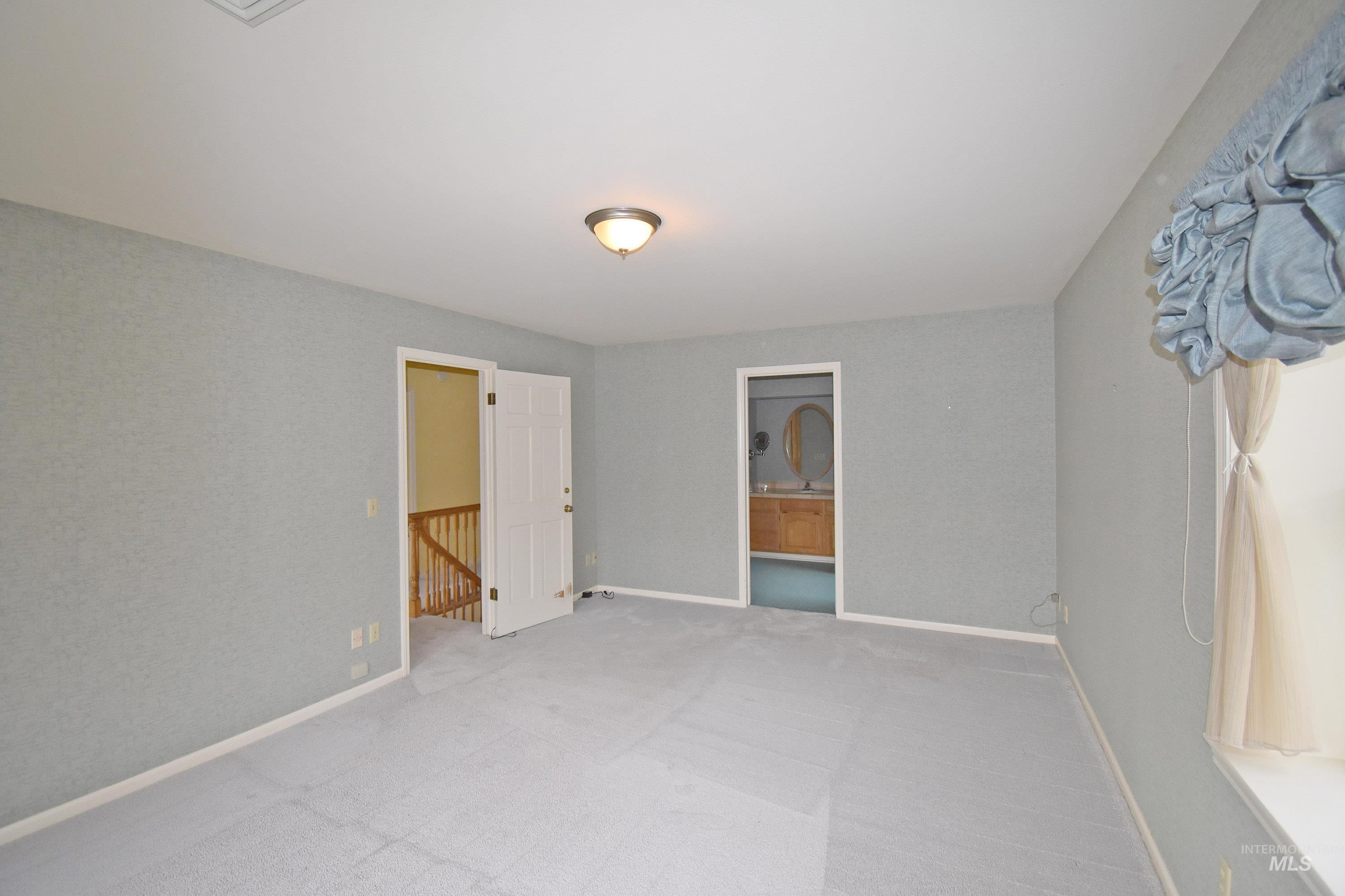 531 Silcott Road Property Photo 19