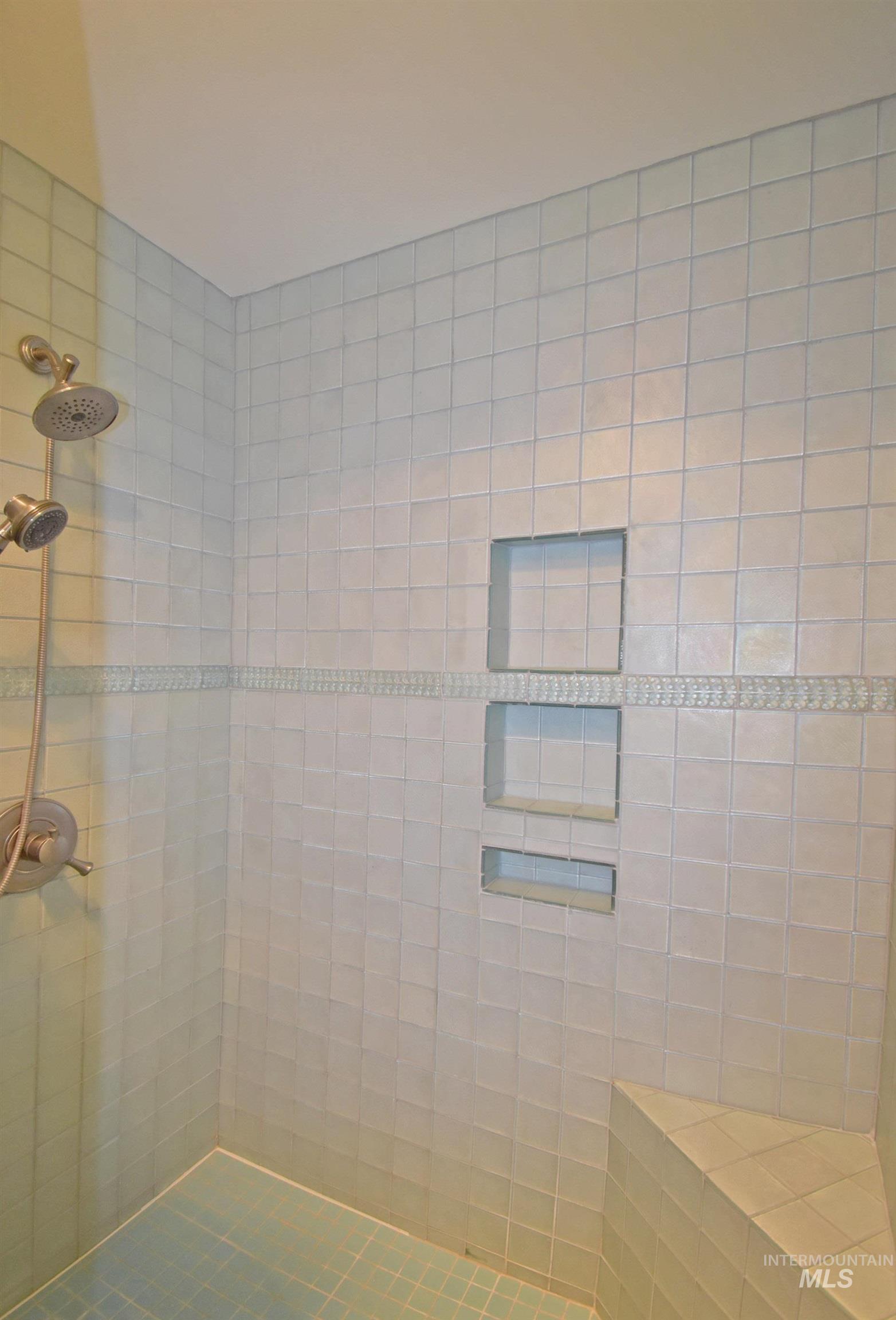 531 Silcott Road Property Photo 22