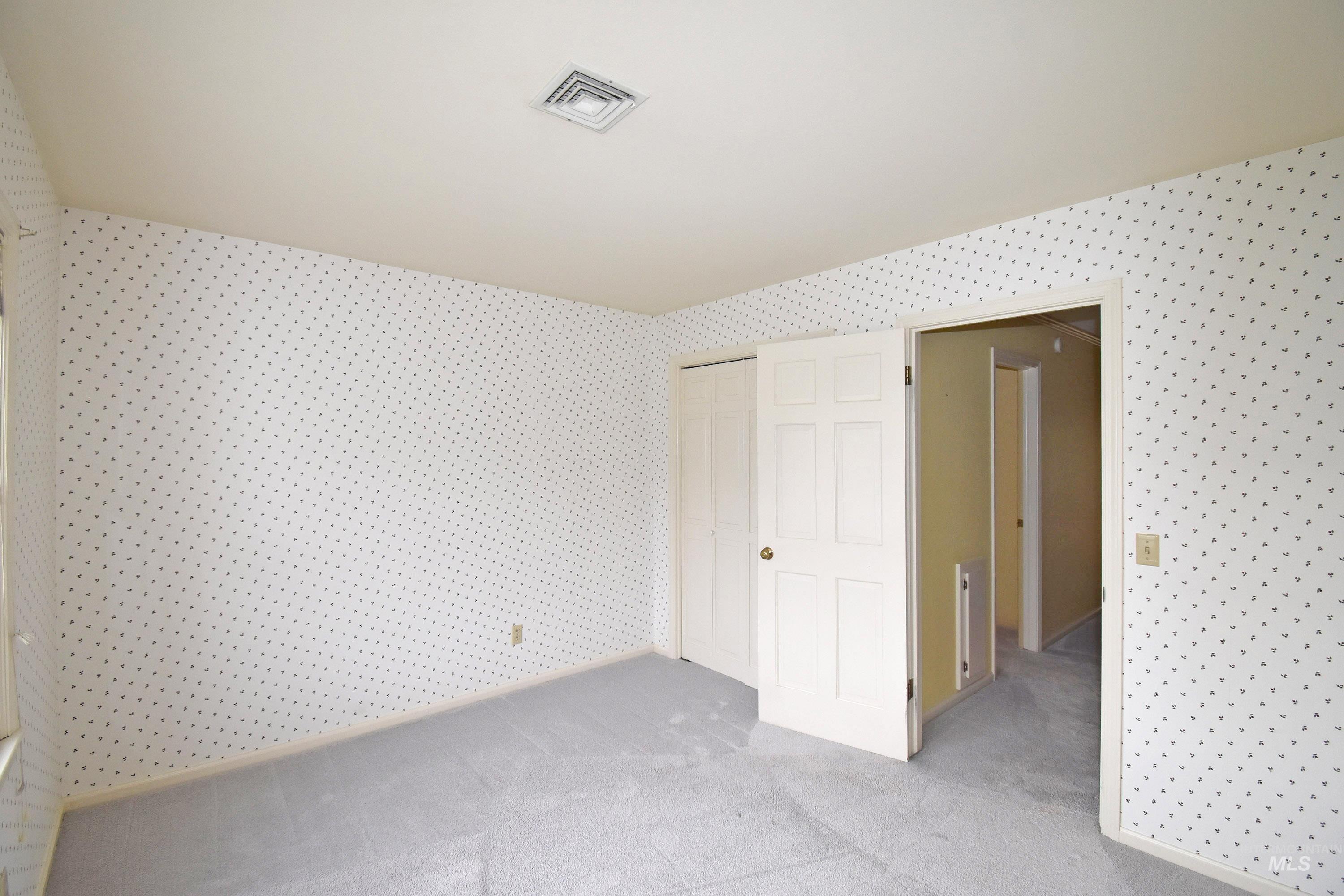 531 Silcott Road Property Photo 26