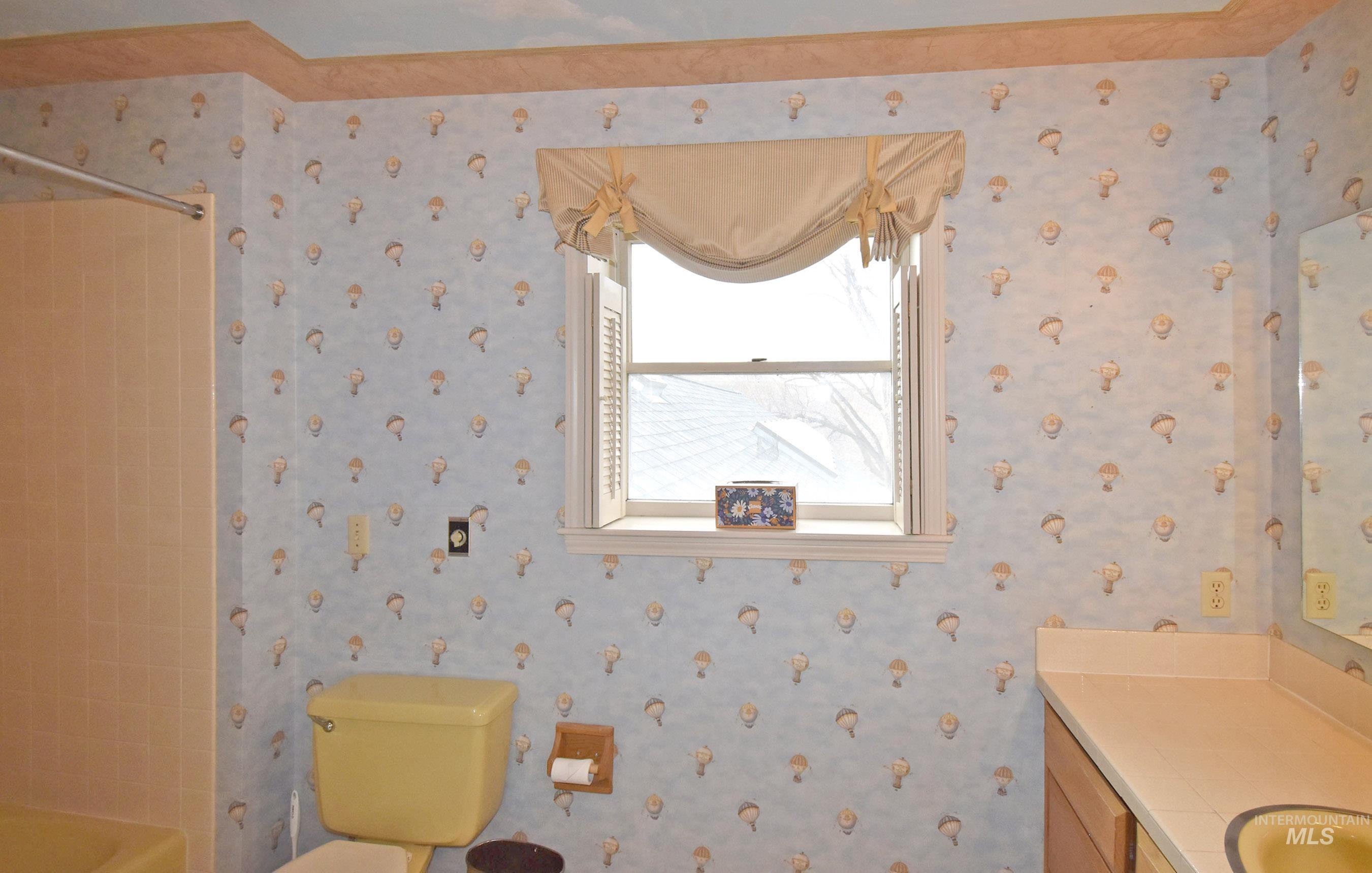 531 Silcott Road Property Photo 27