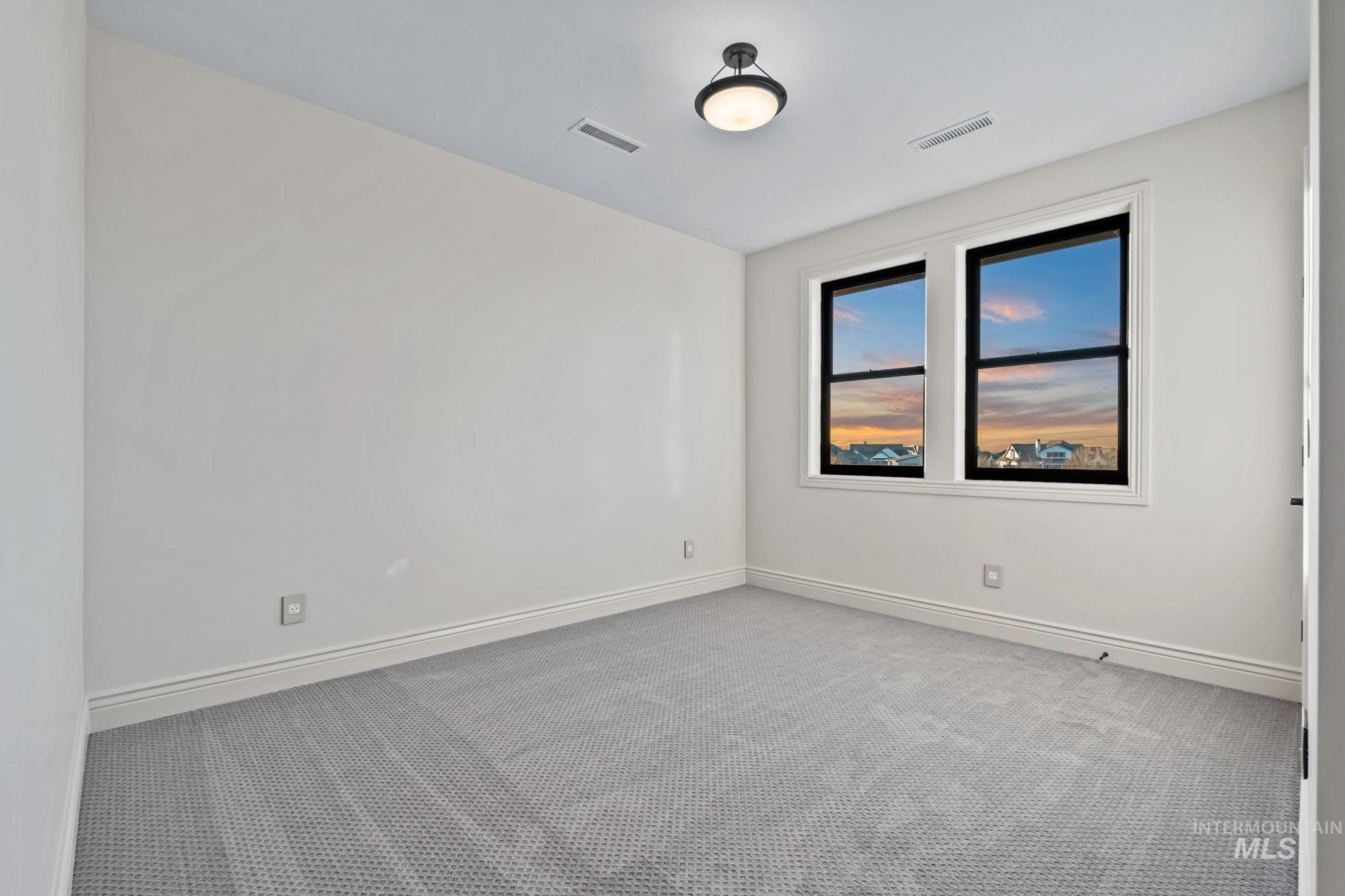 6362 Salmon Falls Ln Property Photo 31