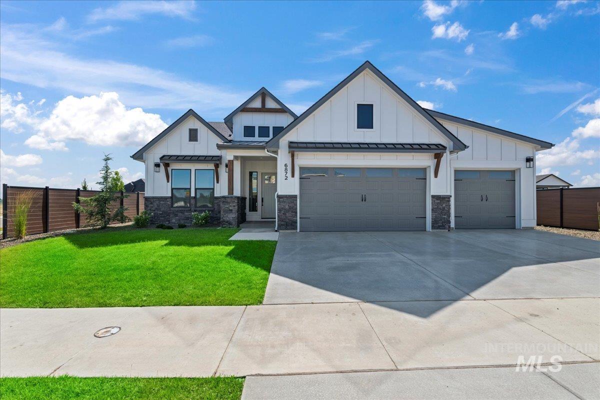 6872 N Valley Breeze Avenue Property Photo 1