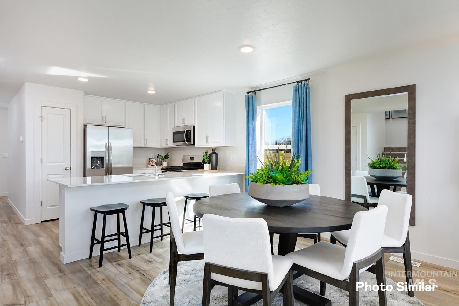 2468 W Pollinator Dr Property Photo 3