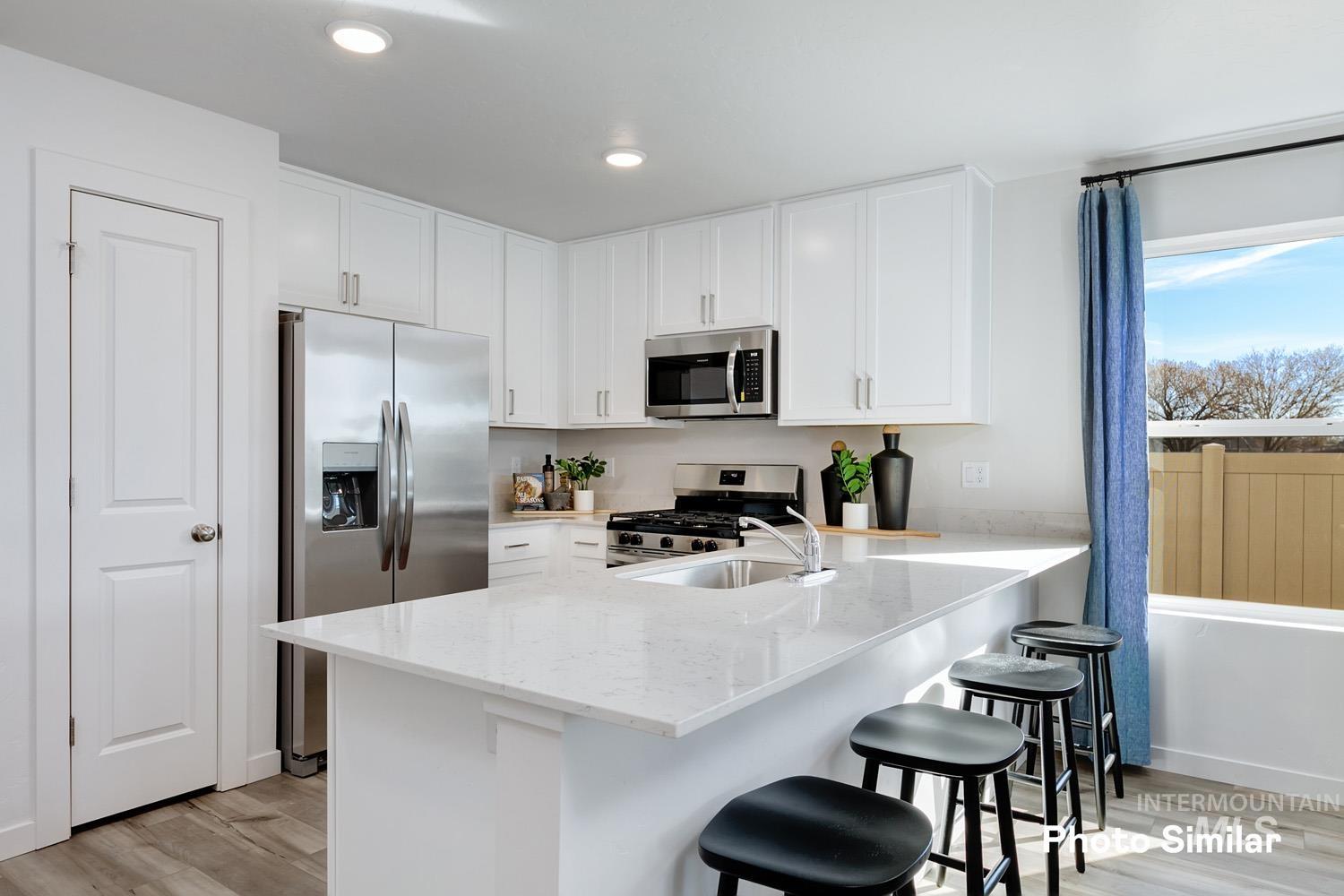 2468 W Pollinator Dr Property Photo 4